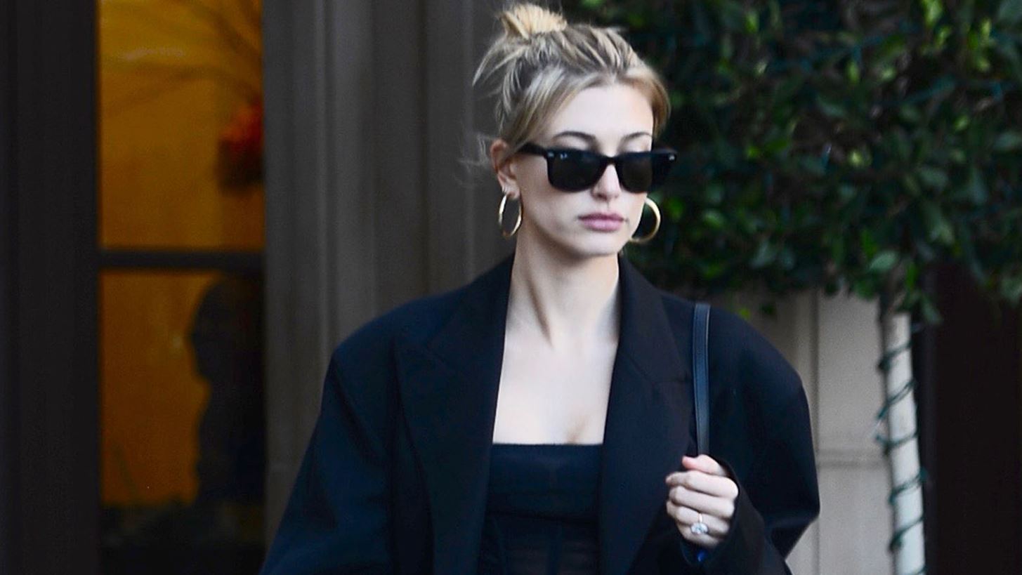 Hailey Baldwin | &#x391;&#x3C5;&#x3C4;&#x3CC; &#x3C4;&#x3BF; look &#x3B8;&#x3B1; &#x3B5;&#x3BD;&#x3B8;&#x3BF;&#x3C5;&#x3C3;&#x3B9;&#x3AC;&#x3C3;&#x3B5;&#x3B9; &#x3BA;&#x3AC;&#x3B8;&#x3B5; denim lover