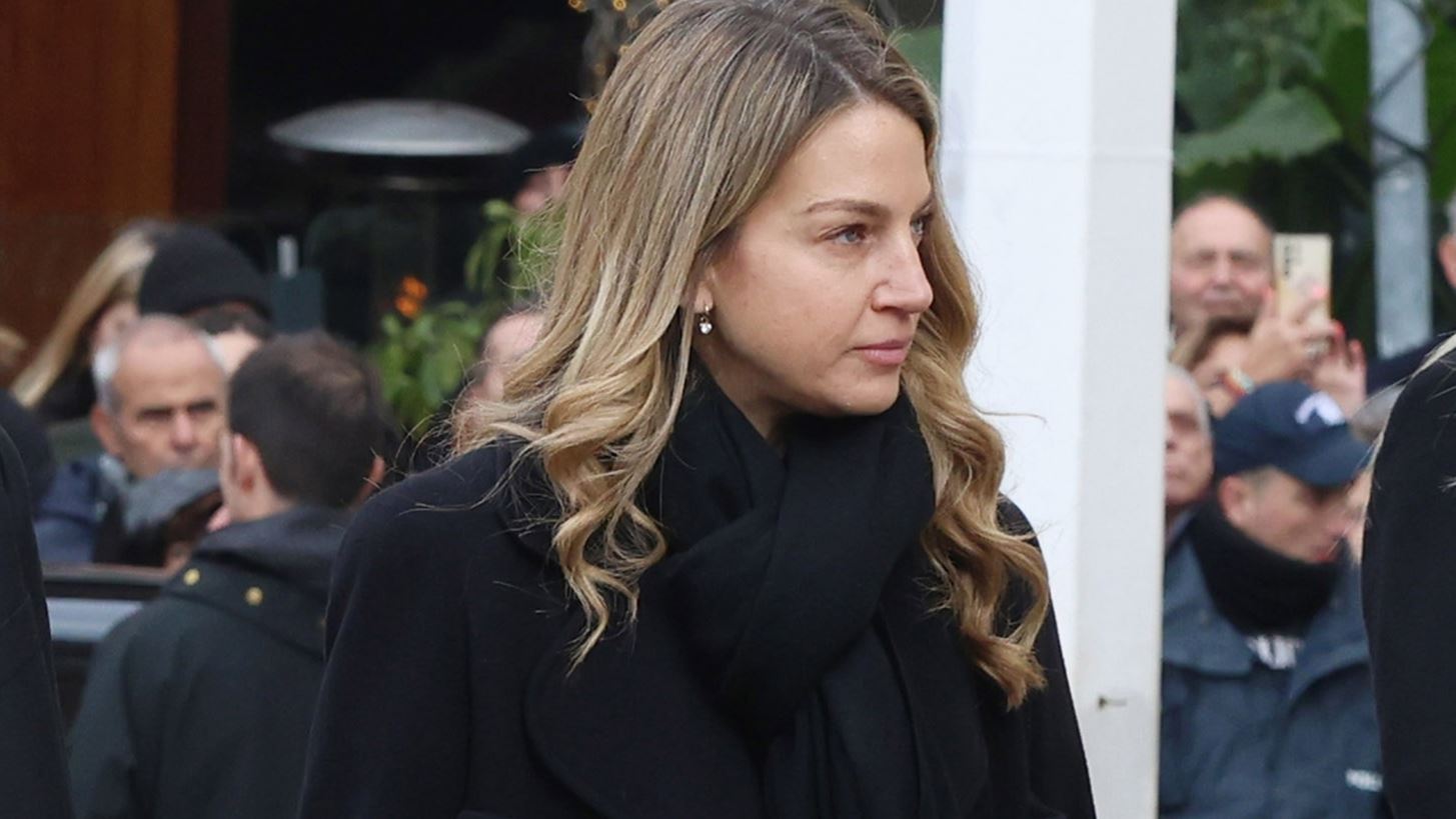 Χρυσή Βαρδινογιάννη | Το φόρεμα με κλασσικό κόψιμο από το brand που λατρεύει η Kate Middleton