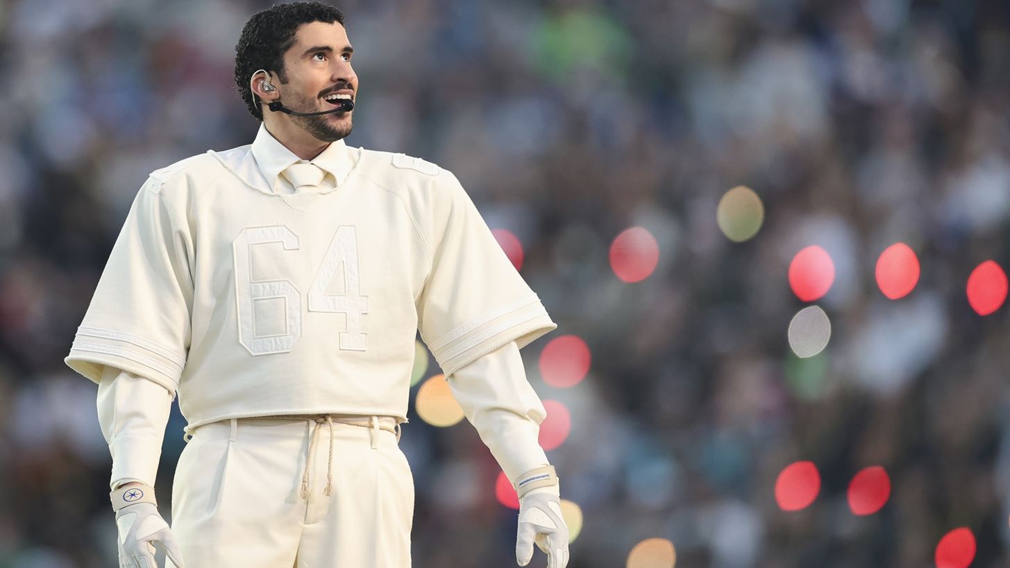 Super Bowl 2026 - Bad Bunny | Το νέο διάσημο ζευγάρι που "πρόδωσε" ο φακός