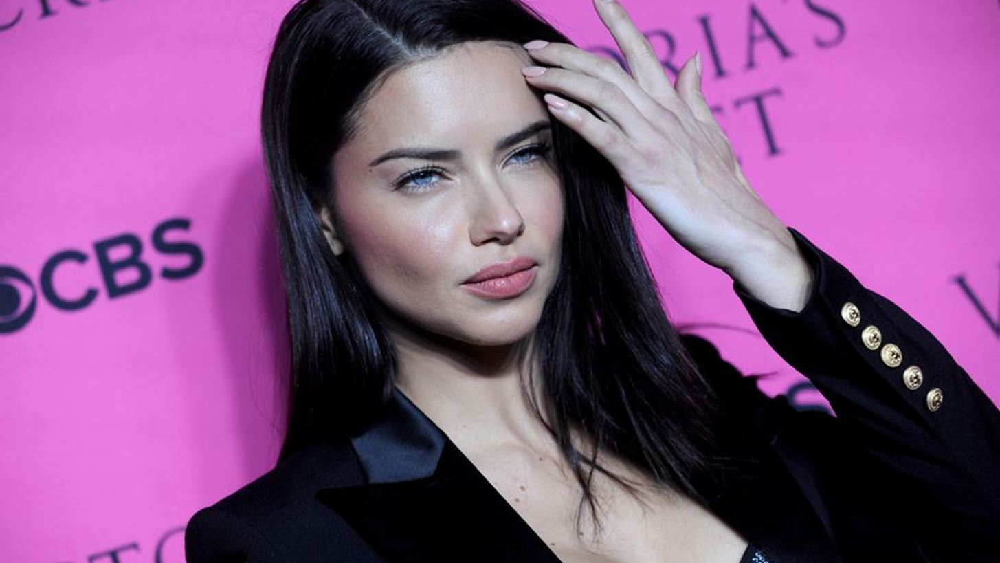 Adriana Lima: &#x391;&#x3C0;&#x3BF;&#x3C6;&#x3AC;&#x3C3;&#x3B9;&#x3C3;&#x3B5; &#x3BD;&#x3B1; &#x3B5;&#x3B3;&#x3BA;&#x3B1;&#x3C4;&#x3B1;&#x3BB;&#x3B5;&#x3AF;&#x3C8;&#x3B5;&#x3B9; &#x3C4;&#x3B7;&#x3BD; &#x3BA;&#x3B1;&#x3C1;&#x3B9;&#x3AD;&#x3C1;&#x3B1; &#x3C4;&#x3B7;&#x3C2; &#x3C3;&#x3C4;&#x3B7; Victoria&#x27;s Secret;