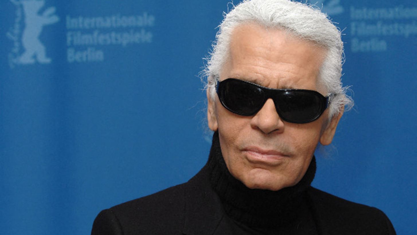 Karl Lagerfeld | &#x39C;&#x3B9;&#x3B1; &#x3BD;&#x3AD;&#x3B1; &#x3B2;&#x3B9;&#x3BF;&#x3B3;&#x3C1;&#x3B1;&#x3C6;&#x3AF;&#x3B1; &#x3B1;&#x3C0;&#x3BF;&#x3BA;&#x3B1;&#x3BB;&#x3CD;&#x3C0;&#x3C4;&#x3B5;&#x3B9; &#x3C3;&#x3C7;&#x3AD;&#x3C3;&#x3B5;&#x3B9;&#x3C2; &#x3C4;&#x3B7;&#x3C2; &#x3BF;&#x3B9;&#x3BA;&#x3BF;&#x3B3;&#x3AD;&#x3BD;&#x3B5;&#x3B9;&#x3AC;&#x3C2; &#x3C4;&#x3BF;&#x3C5; &#x3BC;&#x3B5; &#x3C4;&#x3BF;&#x3C5;&#x3C2; &#x39D;&#x3B1;&#x3B6;&#x3AF;