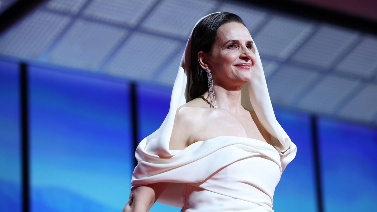&#x397; Juliette Binoche &#x3BB;&#x3AD;&#x3B5;&#x3B9; &#x3CC;&#x3C4;&#x3B9; &#x3BF; Gerard Depardieu &#x3B4;&#x3B5;&#x3BD; &#x3B5;&#x3AF;&#x3BD;&#x3B1;&#x3B9; &quot;&#x3C4;&#x3AD;&#x3C1;&#x3B1;&#x3C2;&quot; &#x3BB;&#x3AF;&#x3B3;&#x3BF; &#x3B1;&#x3C6;&#x3CC;&#x3C4;&#x3BF;&#x3C5; &#x3BA;&#x3C1;&#x3AF;&#x3B8;&#x3B7;&#x3BA;&#x3B5; &#x3AD;&#x3BD;&#x3BF;&#x3C7;&#x3BF;&#x3C2; &#x3B3;&#x3B9;&#x3B1; &#x3C3;&#x3B5;&#x3BE;&#x3BF;&#x3C5;&#x3B1;&#x3BB;&#x3B9;&#x3BA;&#x3AE; &#x3B5;&#x3C0;&#x3AF;&#x3B8;&#x3B5;&#x3C3;&#x3B7;