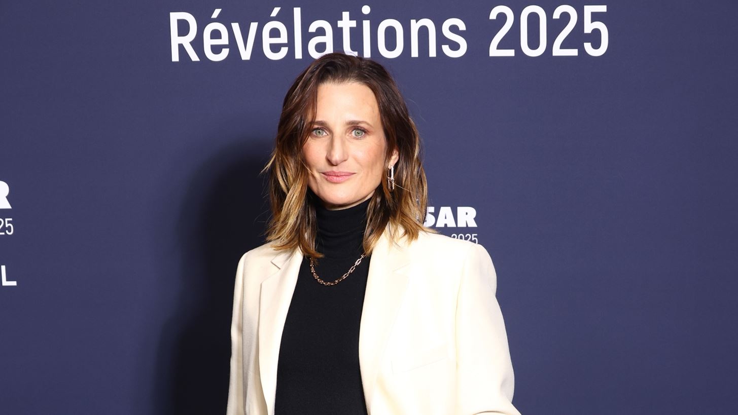 Camille Cottin | Στα αποκαλυπτήρια των υποψηφιοτήτων César με κοστούμι στο πιο chic χρώμα Camille Cottin | Στα αποκαλυπτήρια των υποψηφιοτήτων César με κοστούμι στο πιο chic χρώμα
