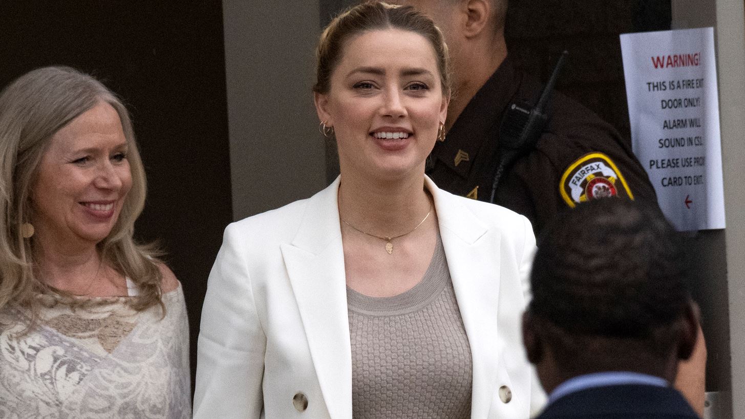 Amber Heard | &#x397; &#x3B1;&#x3BB;&#x3BB;&#x3B1;&#x3B3;&#x3AE; &#x3C3;&#x3C4;&#x3BF; &#x3AC;&#x3C1;&#x3B8;&#x3C1;&#x3BF; &#x3B3;&#x3B9;&#x3B1; &#x3C4;&#x3BF; &#x3BF;&#x3C0;&#x3BF;&#x3AF;&#x3BF; &#x3C4;&#x3B7;&#x3BD; &#x3BC;&#x3AE;&#x3BD;&#x3C5;&#x3C3;&#x3B5; &#x3BF; Johnny Depp &#x3BC;&#x3B5;&#x3C4;&#x3AC; &#x3C4;&#x3B7;&#x3BD; &#x3AE;&#x3C4;&#x3C4;&#x3B1; &#x3C4;&#x3B7;&#x3C2; &#x3C3;&#x3C4;&#x3BF; &#x3B4;&#x3B9;&#x3BA;&#x3B1;&#x3C3;&#x3C4;&#x3AE;&#x3C1;&#x3B9;&#x3BF;