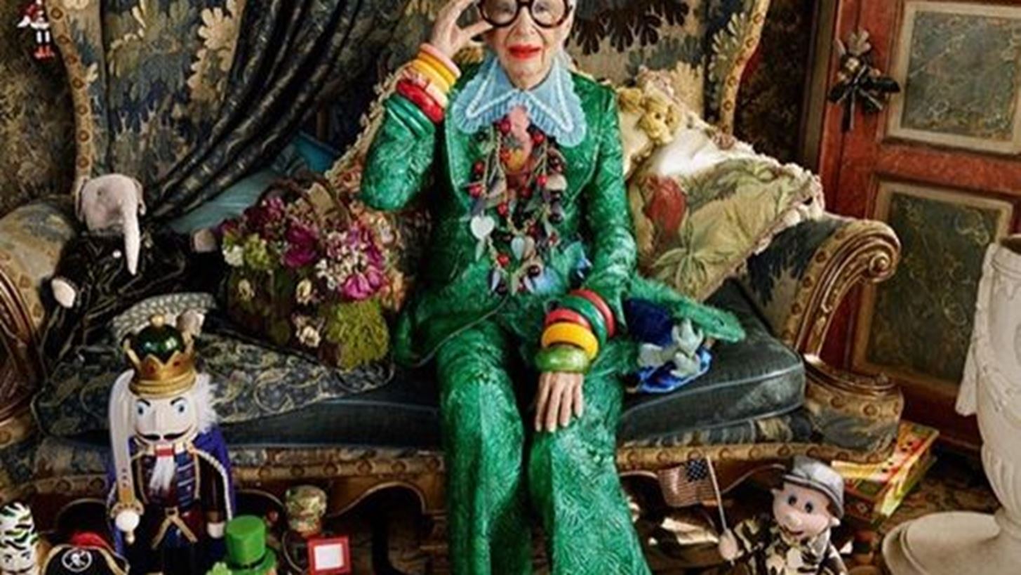 Iris Apfel | &#x39C;&#x3B5;&#x3C4;&#x3B1;&#x3BC;&#x3BF;&#x3C1;&#x3C6;&#x3CE;&#x3BD;&#x3B5;&#x3C4;&#x3B1;&#x3B9; &#x3C3;&#x3B5;&#x2026; &#x3BA;&#x3BF;&#x3CD;&#x3BA;&#x3BB;&#x3B1; Barbie!