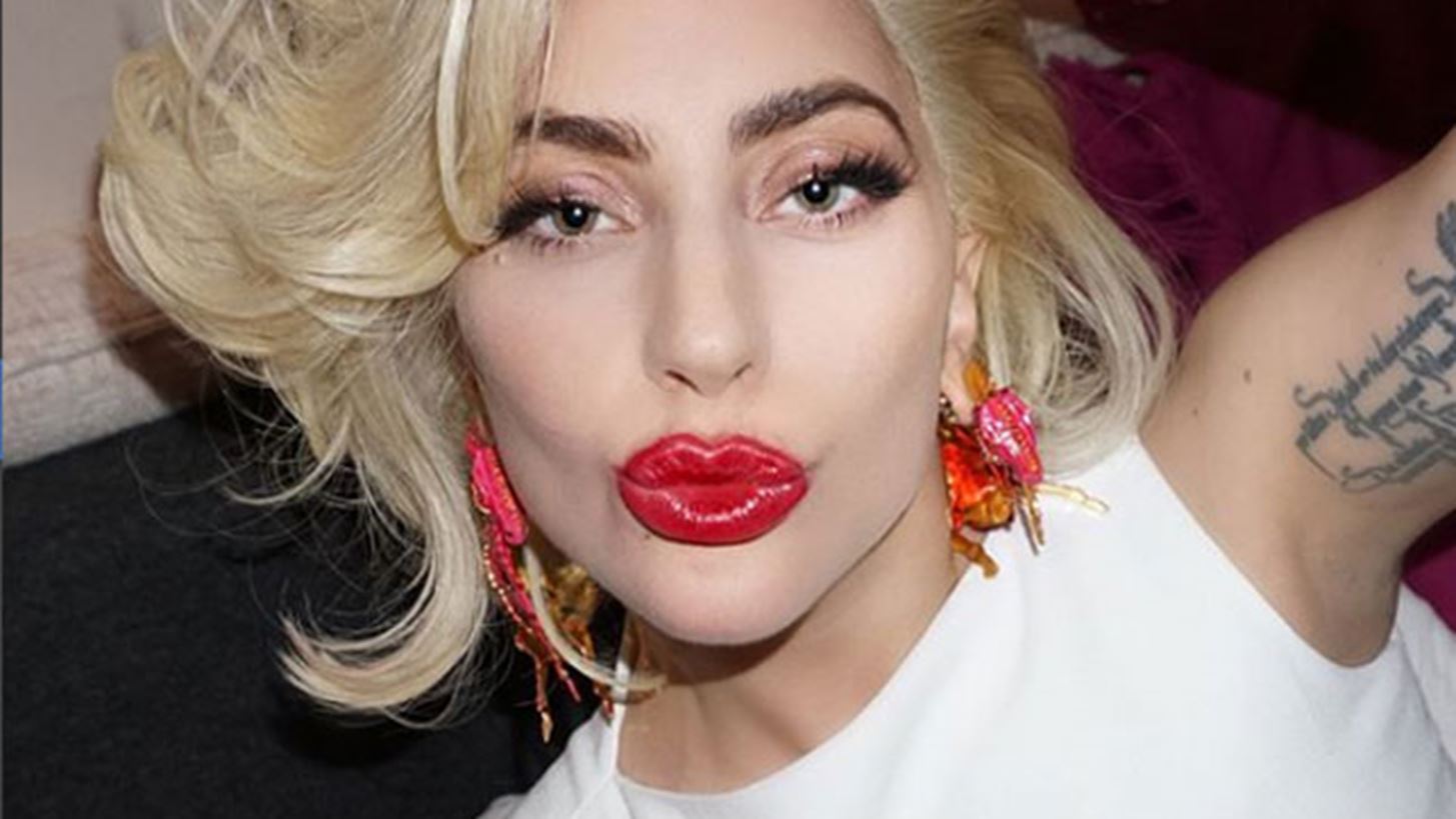 H Lady Gaga &#x3C3;&#x3BF;&#x3C5; &#x3B4;&#x3AF;&#x3BD;&#x3B5;&#x3B9; &#x3C4;&#x3B7;&#x3BD; &#x3C0;&#x3B9;&#x3BF; glam &#x3B9;&#x3B4;&#x3AD;&#x3B1; &#x3B3;&#x3B9;&#x3B1; &#x3C4;&#x3BF; &#x3B3;&#x3B9;&#x3BF;&#x3C1;&#x3C4;&#x3B9;&#x3BD;&#x3CC; &#x3C3;&#x3BF;&#x3C5; &#x3BC;&#x3B1;&#x3BA;&#x3B9;&#x3B3;&#x3B9;&#x3AC;&#x3B6; !