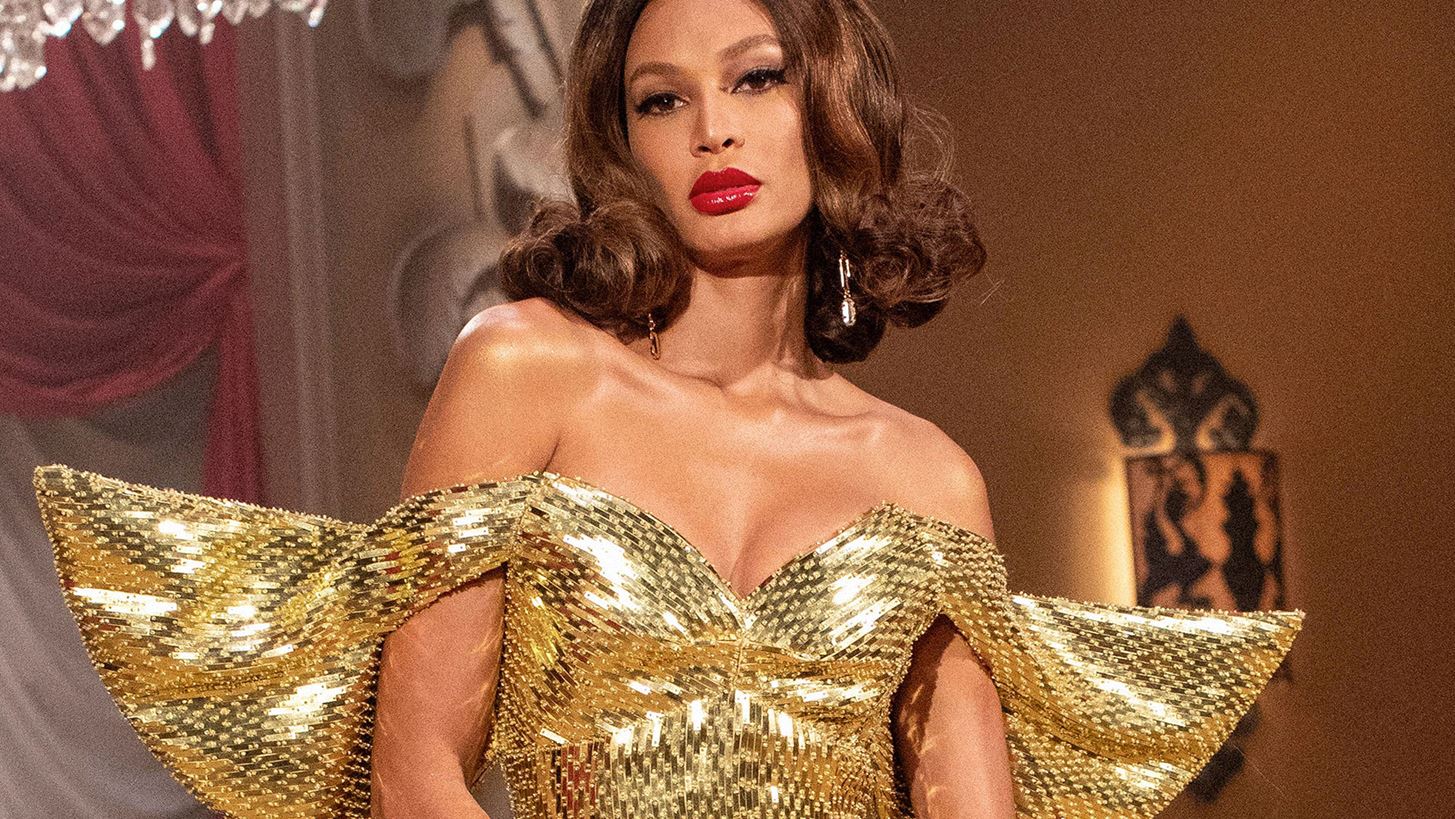 Moschino AW&#x27;21| &#x395;&#x3C0;&#x3B1;&#x3BD;&#x3AD;&#x3C6;&#x3B5;&#x3C1;&#x3B5; &#x3C4;&#x3BF; Old Hollywood Glam &#x3C3;&#x3C4;&#x3BF; &#x3BC;&#x3B1;&#x3BA;&#x3B9;&#x3B3;&#x3B9;&#x3AC;&#x3B6;