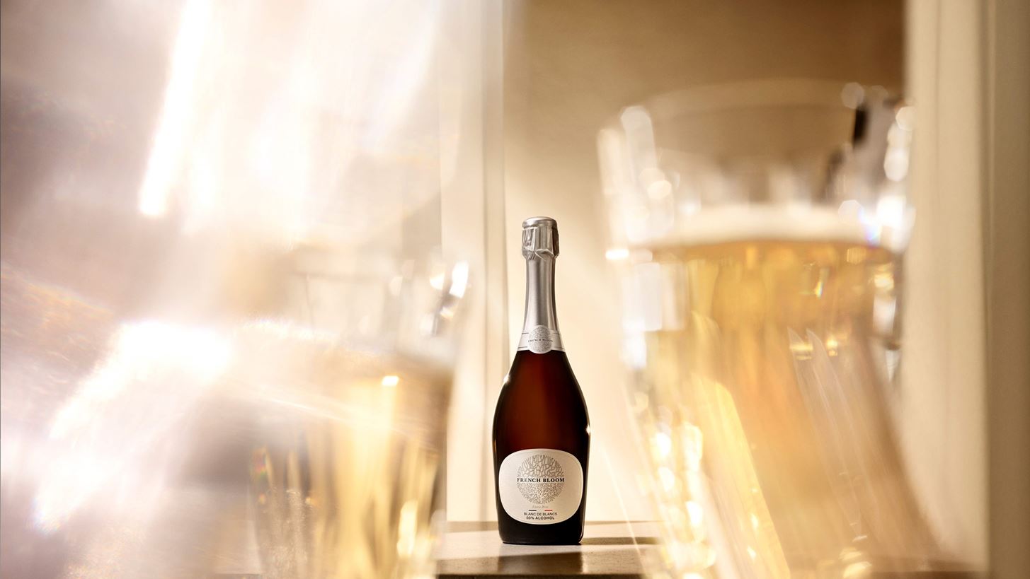 French Bloom | To &#x3B3;&#x3B1;&#x3BB;&#x3BB;&#x3B9;&#x3BA;&#x3CC; non alcoholic sparkling wine &#x3B3;&#x3B9;&#x3B1; &#x3C3;&#x3C4;&#x3B9;&#x3B3;&#x3BC;&#x3AD;&#x3C2; &#x3B1;&#x3C0;&#x3CC;&#x3BB;&#x3B1;&#x3C5;&#x3C3;&#x3B7;&#x3C2; &#x3C7;&#x3C9;&#x3C1;&#x3AF;&#x3C2; &#x3B1;&#x3BB;&#x3BA;&#x3BF;&#x3CC;&#x3BB;
