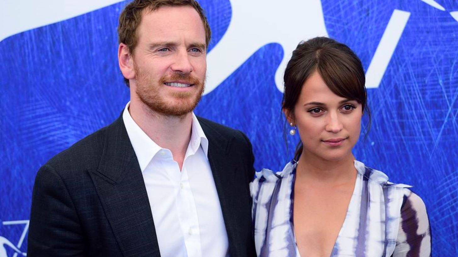 Alicia Vikander- Michael Fassbender: &#x3A0;&#x3B1;&#x3BD;&#x3C4;&#x3C1;&#x3B5;&#x3CD;&#x3BF;&#x3BD;&#x3C4;&#x3B1;&#x3B9; &#x3C3;&#x3C4;&#x3B7;&#x3BD; &#x38A;&#x3BC;&#x3C0;&#x3B9;&#x3B6;&#x3B1; &#x3C4;&#x3BF;&#x3BD; &#x39F;&#x3BA;&#x3C4;&#x3CE;&#x3B2;&#x3C1;&#x3B7; (;)