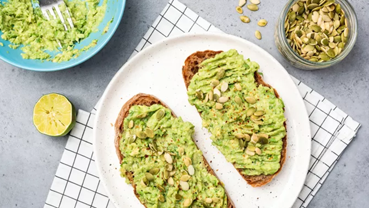 6 τροφές που καταπολεμούν το επίμονο λίπος στην κοιλιά