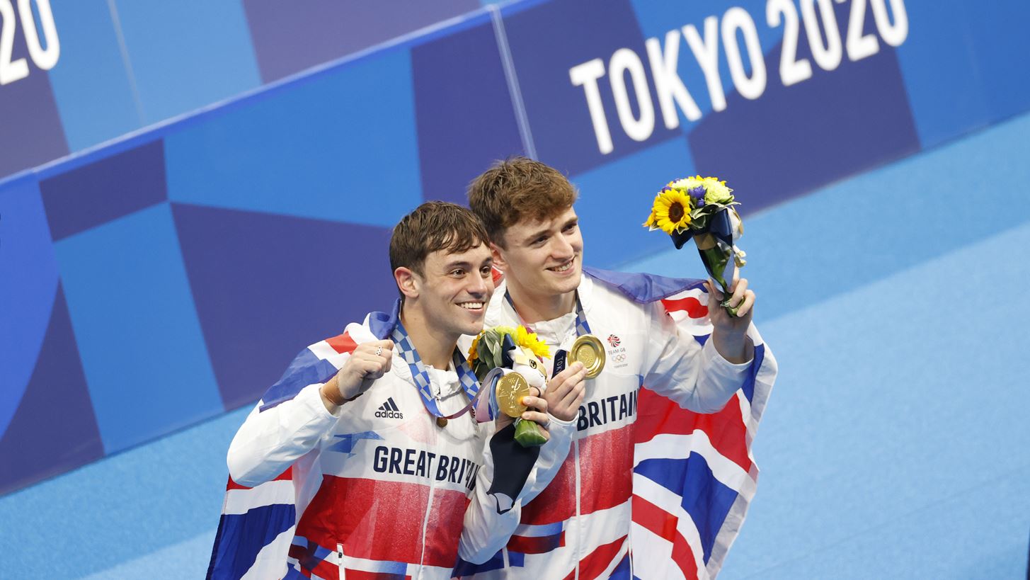 Tom Daley | &#x39F; &#x3B2;&#x3C1;&#x3B5;&#x3C4;&#x3B1;&#x3BD;&#x3CC;&#x3C2; &#x39F;&#x3BB;&#x3C5;&#x3BC;&#x3C0;&#x3B9;&#x3BF;&#x3BD;&#x3AF;&#x3BA;&#x3B7;&#x3C2; &#x3C0;&#x3BF;&#x3C5; &#x3AD;&#x3B3;&#x3B9;&#x3BD;&#x3B5; viral &#x3B5;&#x3C0;&#x3B5;&#x3B9;&#x3B4;&#x3AE; &#x3AD;&#x3C0;&#x3BB;&#x3B5;&#x3BA;&#x3B5; &#x3C3;&#x3C4;&#x3B9;&#x3C2; &#x3B5;&#x3BE;&#x3AD;&#x3B4;&#x3C1;&#x3B5;&#x3C2;