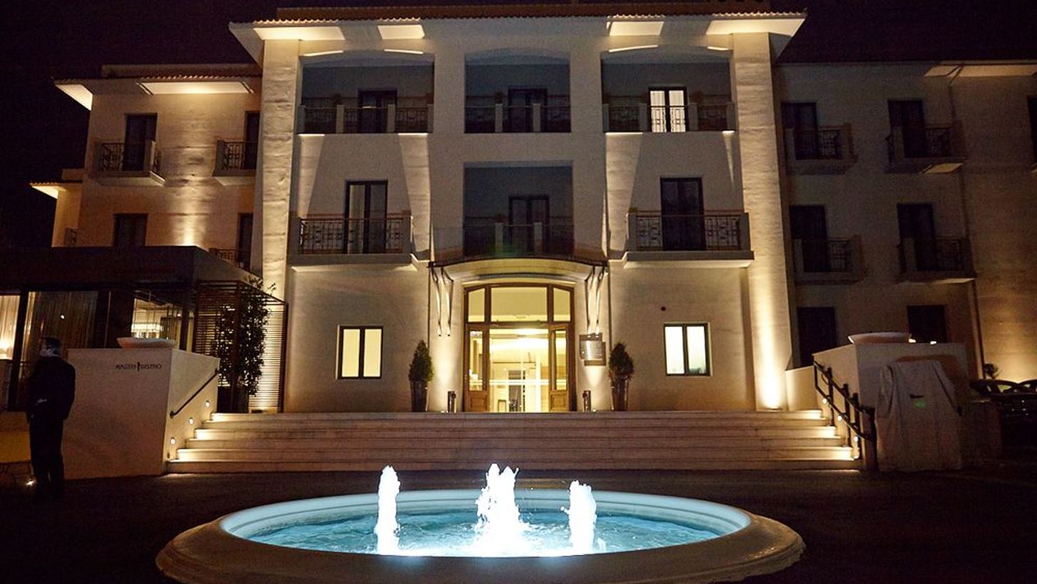 #Tidbits *: Cheers with Style