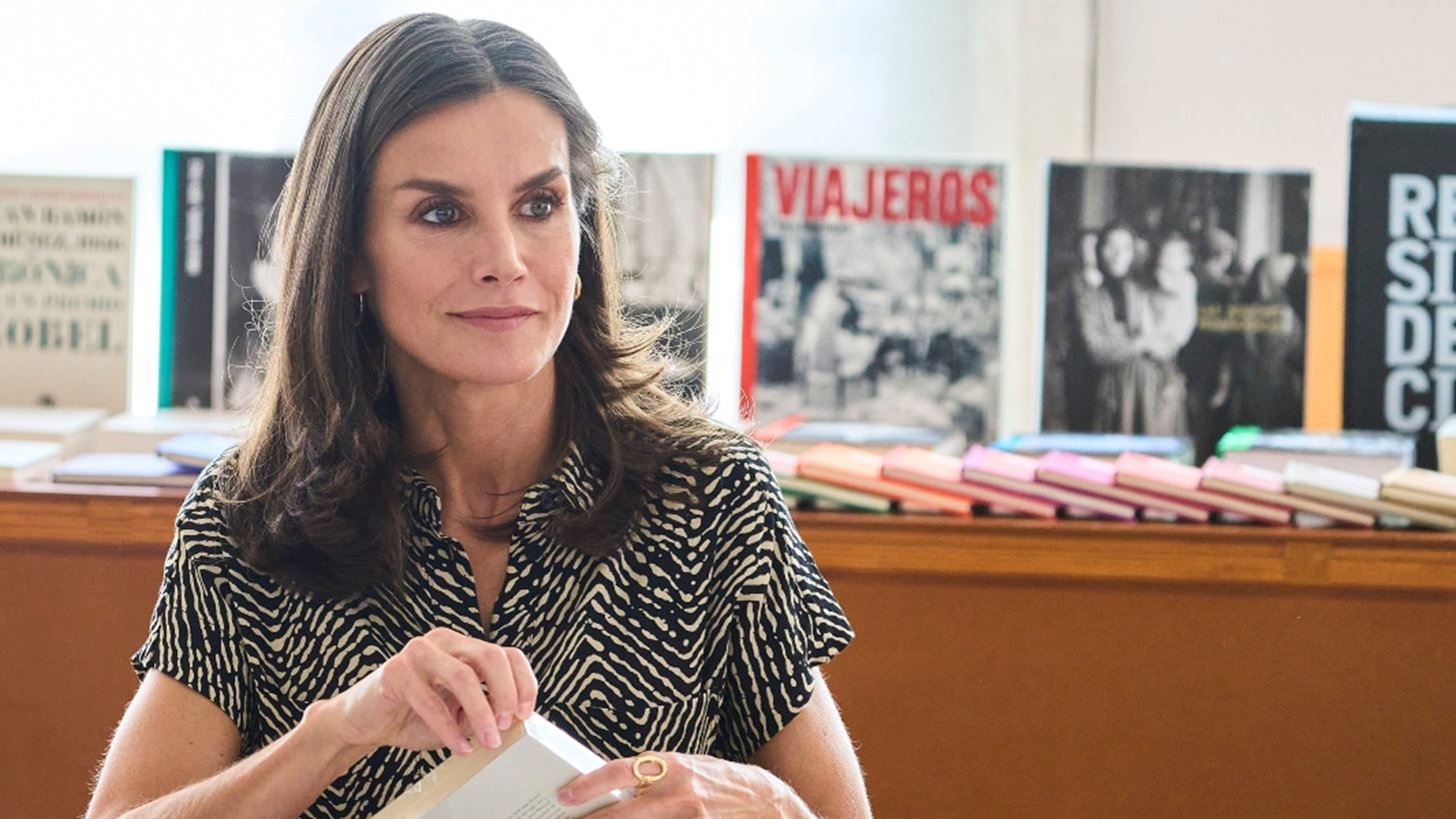 &#x397; &#x3B2;&#x3B1;&#x3C3;&#x3AF;&#x3BB;&#x3B9;&#x3C3;&#x3C3;&#x3B1; Letizia &#x3BC;&#x3B5; &#x3C4;&#x3B7;&#x3BD; &#x3BF;&#x3BB;&#x3CC;&#x3C3;&#x3C9;&#x3BC;&#x3B7; &#x3C6;&#x3CC;&#x3C1;&#x3BC;&#x3B1; &#x3B1;&#x3C0;&#x3CC; &#x3C4;&#x3B7; Mango &#x3C0;&#x3BF;&#x3C5; &#x3C7;&#x3C1;&#x3B5;&#x3B9;&#x3AC;&#x3B6;&#x3B5;&#x3C4;&#x3B1;&#x3B9; &#x3BA;&#x3AC;&#x3B8;&#x3B5; &#x3B3;&#x3C5;&#x3BD;&#x3B1;&#x3AF;&#x3BA;&#x3B1; &#x3C3;&#x3C4;&#x3B7;&#x3BD; &#x3B3;&#x3BA;&#x3B1;&#x3C1;&#x3BD;&#x3C4;&#x3B1;&#x3C1;&#x3CC;&#x3BC;&#x3C0;&#x3B1; &#x3C4;&#x3B7;&#x3C2;