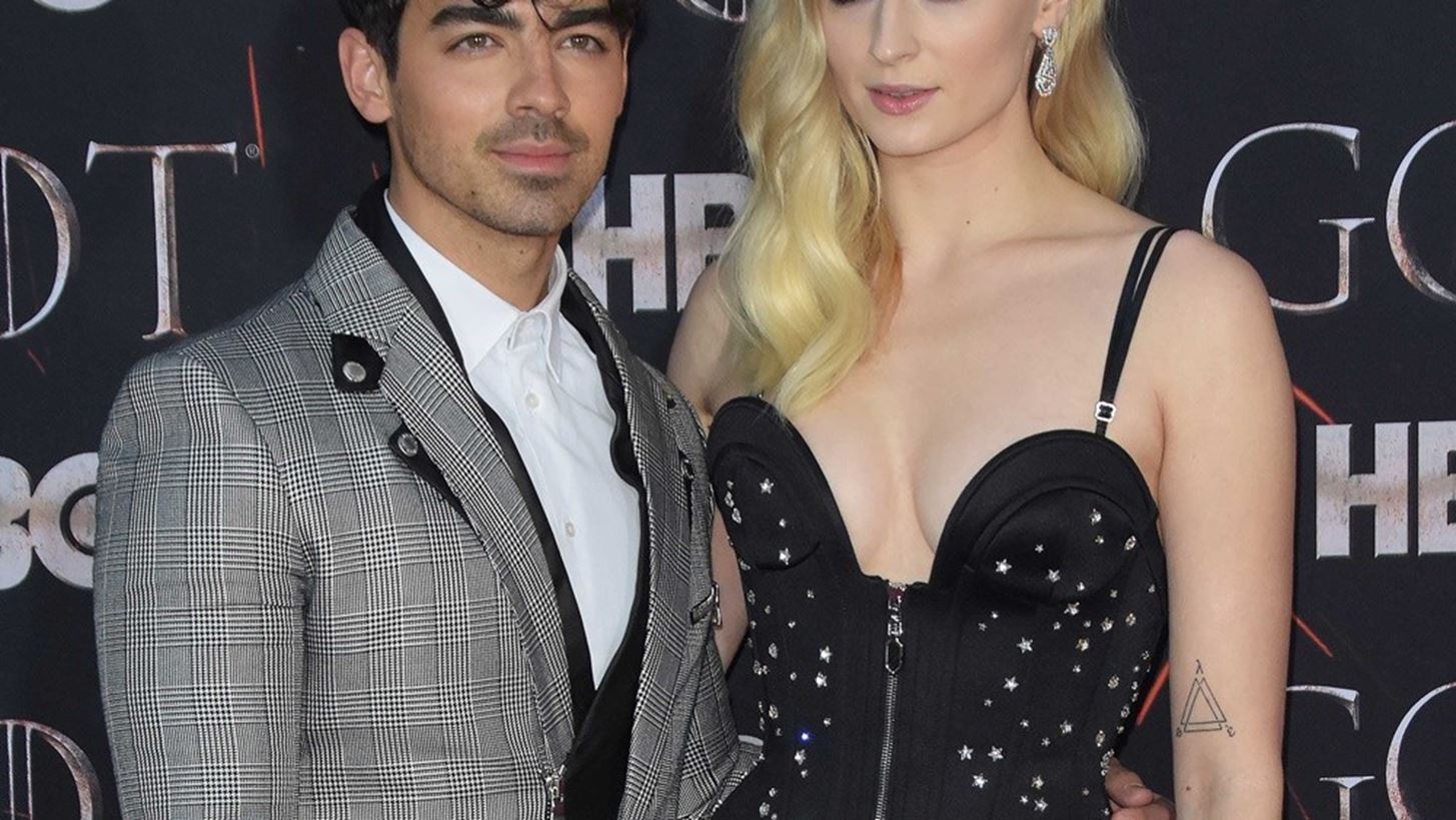 Sophie Turner -Joe Jonas | &#x39A;&#x3B1;&#x3BB;&#x3C9;&#x3C3;&#x3CC;&#x3C1;&#x3B9;&#x3C3;&#x3B1;&#x3BD; &#x3C3;&#x3C4;&#x3BF;&#x3BD; &#x3BA;&#x3CC;&#x3C3;&#x3BC;&#x3BF; &#x3C4;&#x3BF; &#x3C0;&#x3C1;&#x3CE;&#x3C4;&#x3BF; &#x3C4;&#x3BF;&#x3C5;&#x3C2; &#x3C0;&#x3B1;&#x3B9;&#x3B4;&#x3AF;