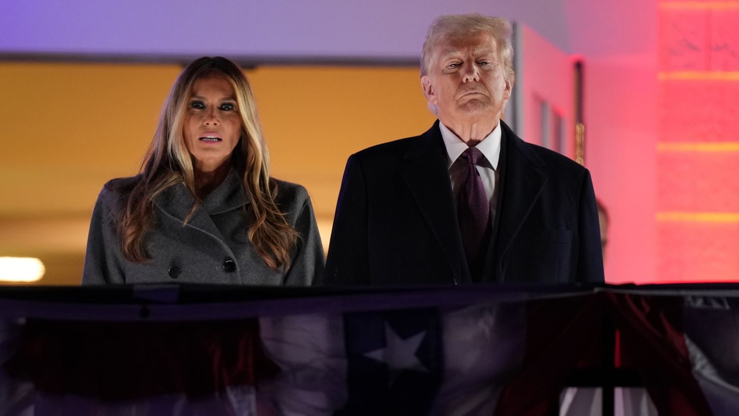 Donald Trump | Ξεκίνησαν οι εορτασμοί της ορκωμοσίας του με τον σωσία του Έλβις και πυροτεχνήματα Donald Trump | Ξεκίνησαν οι εορτασμοί της ορκωμοσίας του με τον σωσία του Έλβις και πυροτεχνήματα