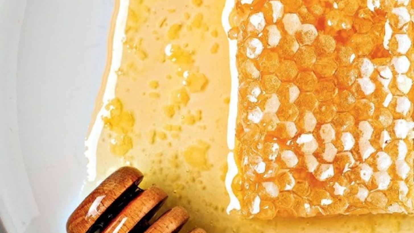 Πειράζει αν ζαχαρώσει το μέλι και ποια είναι τα βασικά του συστατικά;