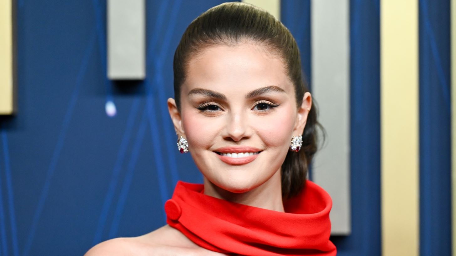 Emmy Awards 2025 | &#x3A4;&#x3B1; &#x3B5;&#x3BD;&#x3C4;&#x3C5;&#x3C0;&#x3C9;&#x3C3;&#x3B9;&#x3B1;&#x3BA;&#x3AC; beauty looks &#x3C4;&#x3BF;&#x3C5; &#x3C4;&#x3B7;&#x3BB;&#x3B5;&#x3BF;&#x3C0;&#x3C4;&#x3B9;&#x3BA;&#x3BF;&#x3CD; &#x3B8;&#x3B5;&#x3C3;&#x3BC;&#x3BF;&#x3CD;