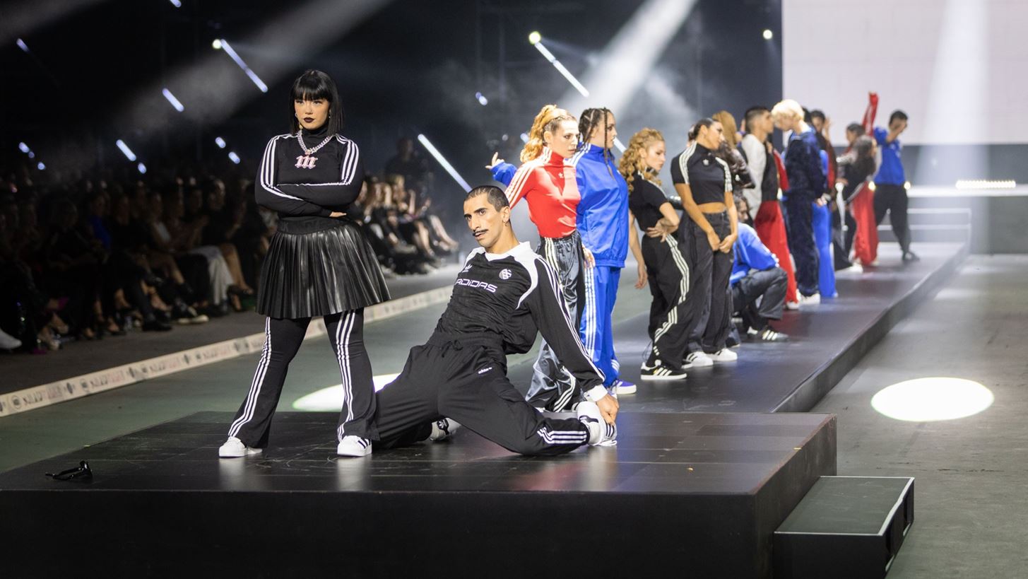&#x3A4;&#x3B1; 3 Stripes &#x3C4;&#x3B7;&#x3C2; adidas | &#x388;&#x3BD;&#x3B1;&#x3C2; &#x3BC;&#x3CD;&#x3B8;&#x3BF;&#x3C2; &#x3C3;&#x3C4;&#x3B7; &#x3C3;&#x3BA;&#x3B7;&#x3BD;&#x3AE; &#x3C4;&#x3BF;&#x3C5; MadWalk23