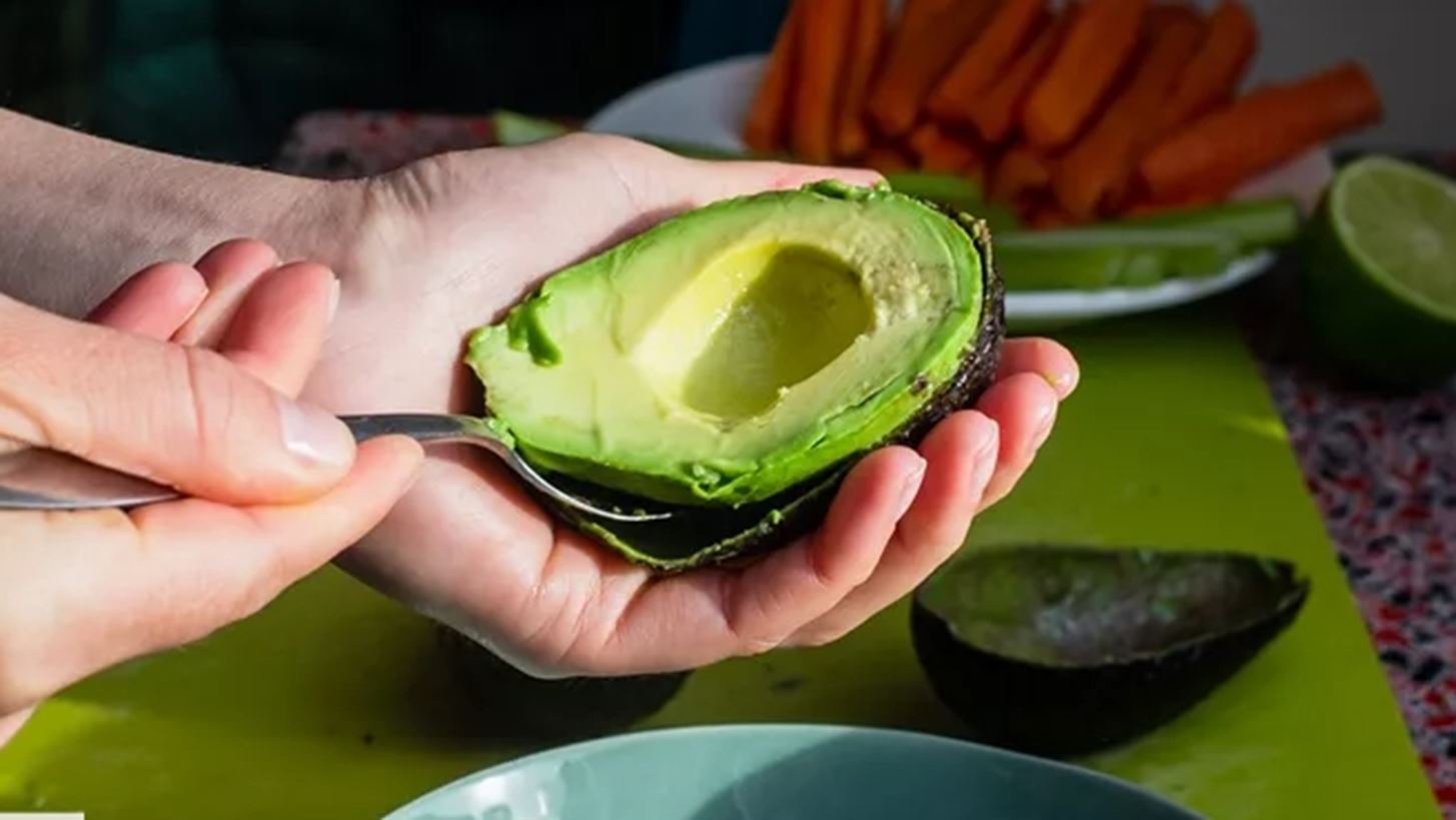 Πέντε τροφές που εξισορροπούν φυσικά τις ορμόνες