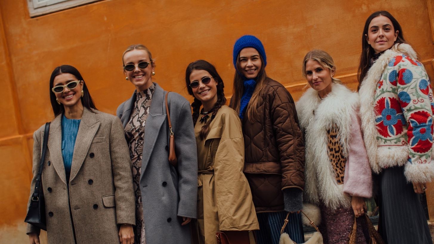 5 &#x3C3;&#x3C5;&#x3BC;&#x3B2;&#x3BF;&#x3C5;&#x3BB;&#x3AD;&#x3C2; &#x3BC;&#x3CC;&#x3B4;&#x3B1;&#x3C2; &#x3B3;&#x3B9;&#x3B1; &#x3BD;&#x3B1; &#x3BA;&#x3AC;&#x3BD;&#x3B5;&#x3B9;&#x3C2; layering &#x3C3;&#x3C4;&#x3B1; outfits &#x3C3;&#x3BF;&#x3C5;