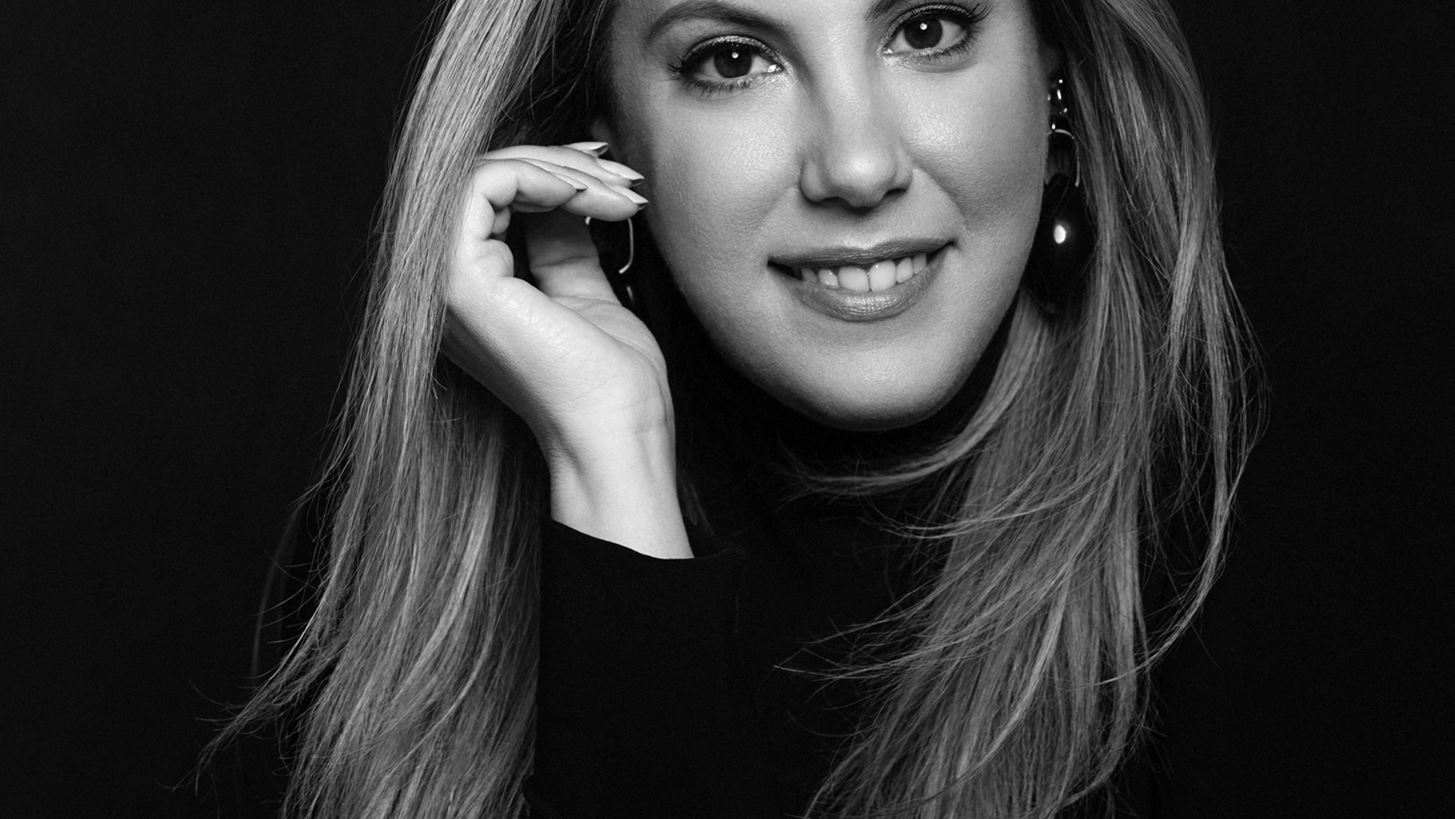 Mary Katrantzou | &quot;&#x397; &#x3BC;&#x3CC;&#x3B4;&#x3B1; &#x3B5;&#x3AF;&#x3BD;&#x3B1;&#x3B9; &#x3AD;&#x3BD;&#x3B1; &#x3C0;&#x3BF;&#x3BB;&#x3CD;&#x3C4;&#x3B9;&#x3BC;&#x3BF; &#x3B5;&#x3C1;&#x3B3;&#x3B1;&#x3BB;&#x3B5;&#x3AF;&#x3BF; &#x3B5;&#x3BD;&#x3B4;&#x3C5;&#x3BD;&#x3AC;&#x3BC;&#x3C9;&#x3C3;&#x3B7;&#x3C2; &#x3C4;&#x3B7;&#x3C2; &#x3B3;&#x3C5;&#x3BD;&#x3B1;&#x3AF;&#x3BA;&#x3B1;&#x3C2;&quot;
