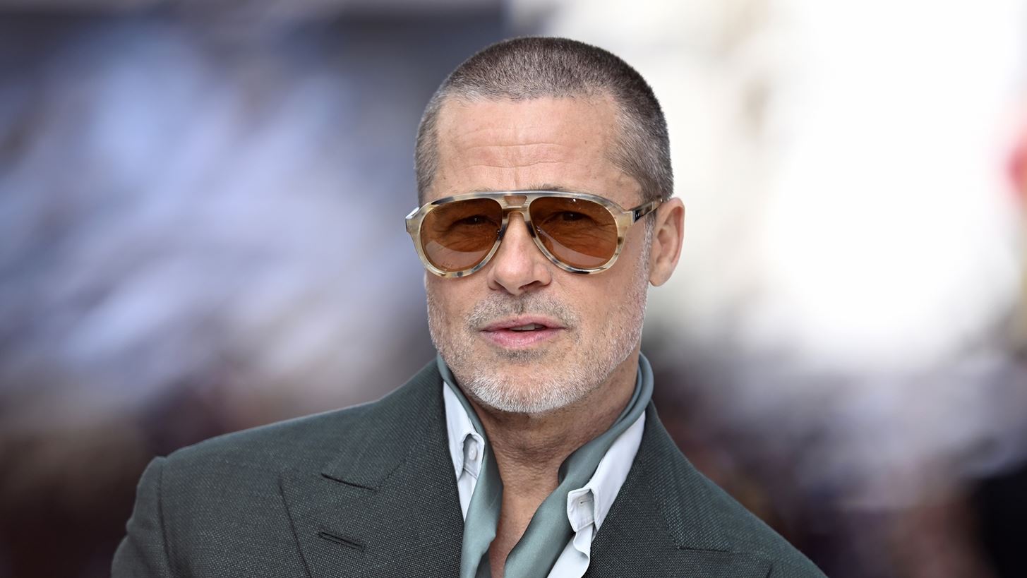 &quot;&#x3A7;&#x3C1;&#x3B5;&#x3B9;&#x3B1;&#x3B6;&#x3CC;&#x3BC;&#x3BF;&#x3C5;&#x3BD; &#x3BC;&#x3AF;&#x3B1; &#x3B5;&#x3C0;&#x3B1;&#x3BD;&#x3B5;&#x3BA;&#x3BA;&#x3AF;&#x3BD;&#x3B7;&#x3C3;&#x3B7;&quot; | &#x39F; Brad Pitt &#x3C0;&#x3B5;&#x3C1;&#x3B9;&#x3B3;&#x3C1;&#x3AC;&#x3C6;&#x3B5;&#x3B9; &#x3C4;&#x3B7;&#x3BD; &#x3B5;&#x3BC;&#x3C0;&#x3B5;&#x3B9;&#x3C1;&#x3AF;&#x3B1; &#x3C4;&#x3BF;&#x3C5; &#x3B1;&#x3C0;&#x3CC; &#x3C4;&#x3BF;&#x3C5;&#x3C2; &#x391;&#x3BD;&#x3CE;&#x3BD;&#x3C5;&#x3BC;&#x3BF;&#x3C5;&#x3C2; &#x391;&#x3BB;&#x3BA;&#x3BF;&#x3BF;&#x3BB;&#x3B9;&#x3BA;&#x3BF;&#x3CD;&#x3C2;