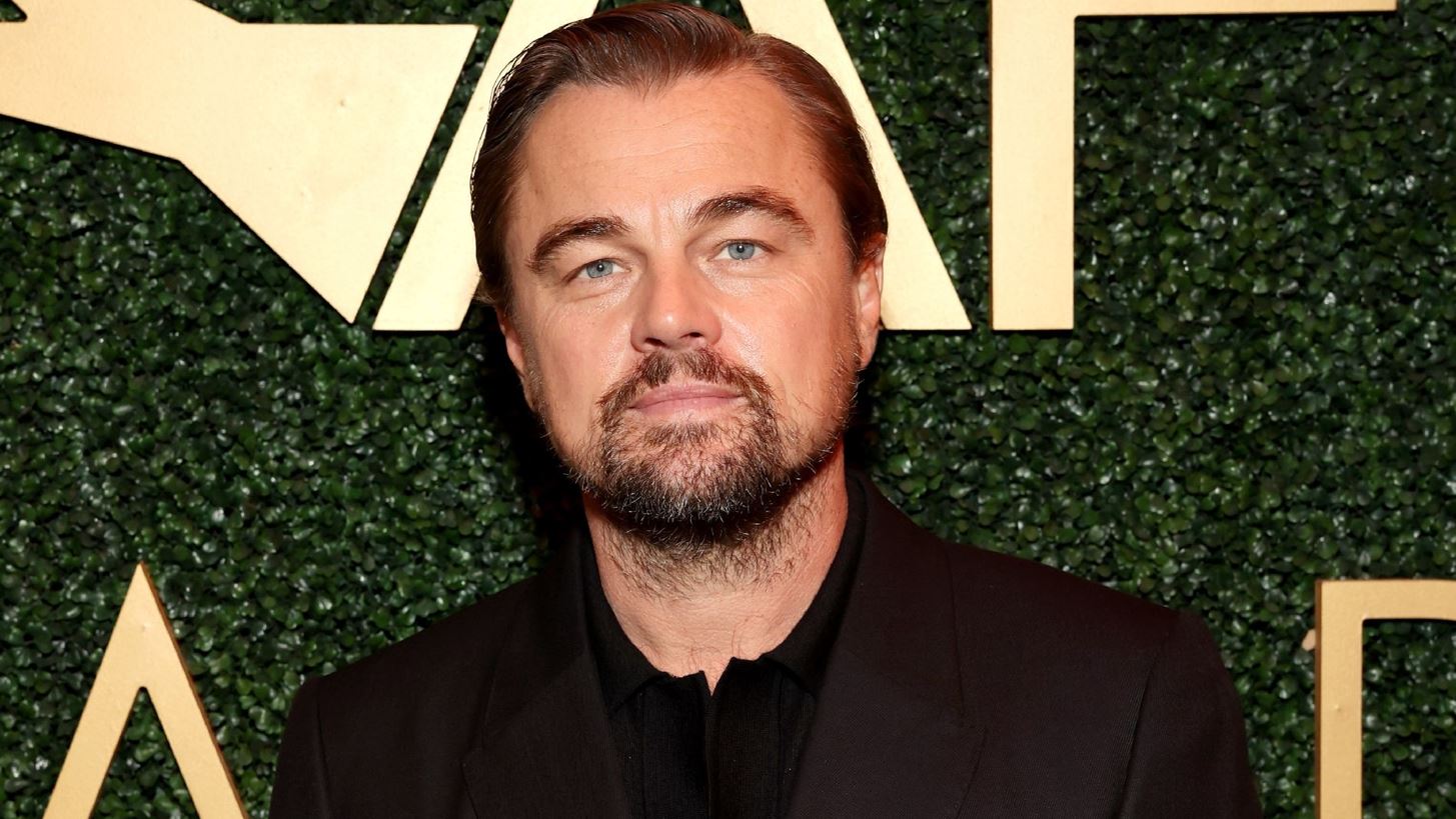 &#x39F;&#xA0;Leonardo DiCaprio &#x3C3;&#x3C4;&#x3B9;&#x3C2; &#x3C0;&#x3C1;&#x3CE;&#x3C4;&#x3B5;&#x3C2; &#x3B5;&#x3B9;&#x3BA;&#x3CC;&#x3BD;&#x3B5;&#x3C2; &#x3B1;&#x3C0;&#x3CC; &#x3C4;&#x3B7;&#x3BD; &#x3C4;&#x3B1;&#x3B9;&#x3BD;&#x3AF;&#x3B1; &quot;One Battle After Another&quot;