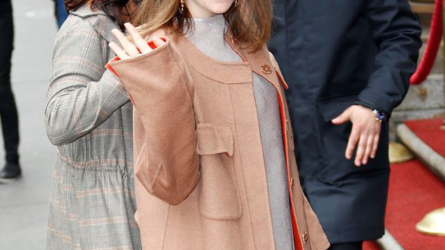 Lena Dunham: &#x391;&#x3C0;&#x3BF;&#x3BA;&#x3B1;&#x3BB;&#x3CD;&#x3C0;&#x3C4;&#x3B5;&#x3B9; &#x3C4;&#x3BF;&#x3C5;&#x3C2; &#x3C0;&#x3C1;&#x3B1;&#x3B3;&#x3BC;&#x3B1;&#x3C4;&#x3B9;&#x3BA;&#x3BF;&#x3CD;&#x3C2; &#x3BB;&#x3CC;&#x3B3;&#x3BF;&#x3C5;&#x3C2; &#x3B3;&#x3B9;&#x3B1; &#x3C4;&#x3BF;&#x3C5;&#x3C2; &#x3BF;&#x3C0;&#x3BF;&#x3AF;&#x3BF;&#x3C5;&#x3C2; &#x3B1;&#x3B4;&#x3C5;&#x3BD;&#x3AC;&#x3C4;&#x3B9;&#x3C3;&#x3B5;