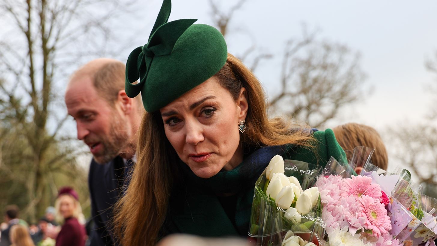 Kate Middleton | &#x3A4;&#x3BF; &#x3C3;&#x3C5;&#x3B3;&#x3BA;&#x3B9;&#x3BD;&#x3B7;&#x3C4;&#x3B9;&#x3BA;&#x3CC; &#x3B4;&#x3CE;&#x3C1;&#x3BF; &#x3C0;&#x3BF;&#x3C5; &#x3AD;&#x3BB;&#x3B1;&#x3B2;&#x3B5; &#x3C6;&#x3AD;&#x3C4;&#x3BF;&#x3C2; &#x3C4;&#x3B1; &#x3A7;&#x3C1;&#x3B9;&#x3C3;&#x3C4;&#x3BF;&#x3CD;&#x3B3;&#x3B5;&#x3BD;&#x3BD;&#x3B1;