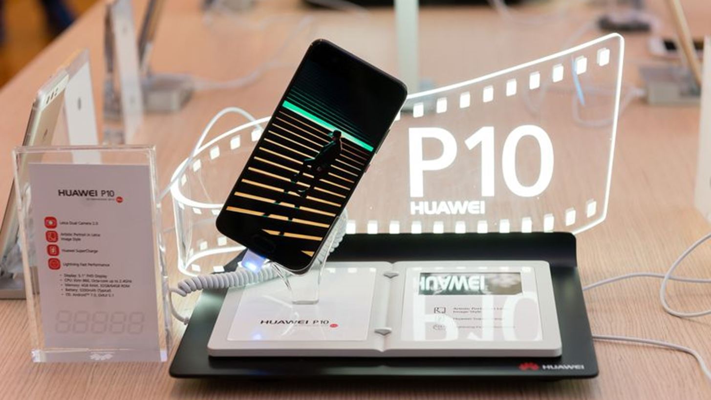 Huawei P10 &amp; P10 Plus: &#x3A4;&#x3B1; &#x3BD;&#x3AD;&#x3B1; smartphones &#x3AE;&#x3C1;&#x3B8;&#x3B1;&#x3BD; &#x3C3;&#x3C4;&#x3B7;&#x3BD; &#x395;&#x3BB;&#x3BB;&#x3AC;&#x3B4;&#x3B1; &#x3BC;&#x3B5; &#x3BC;&#x3B9;&#x3B1; &#x3B5;&#x3BD;&#x3C4;&#x3C5;&#x3C0;&#x3C9;&#x3C3;&#x3B9;&#x3B1;&#x3BA;&#x3AE; &#x3C0;&#x3B1;&#x3C1;&#x3BF;&#x3C5;&#x3C3;&#x3AF;&#x3B1;&#x3C3;&#x3B7;