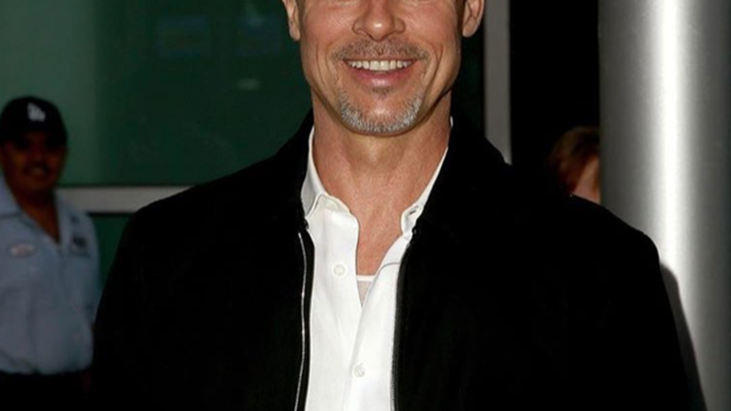 Brad Pitt: &#x395;&#x3C4;&#x3BF;&#x3B9;&#x3BC;&#x3AC;&#x3B6;&#x3B5;&#x3B9; &#x3C4;&#x3B1;&#x3B9;&#x3BD;&#x3AF;&#x3B1; &#x3B3;&#x3B9;&#x3B1; &#x3C4;&#x3BF; &#x3C3;&#x3BA;&#x3AC;&#x3BD;&#x3B4;&#x3B1;&#x3BB;&#x3BF; Weinstein