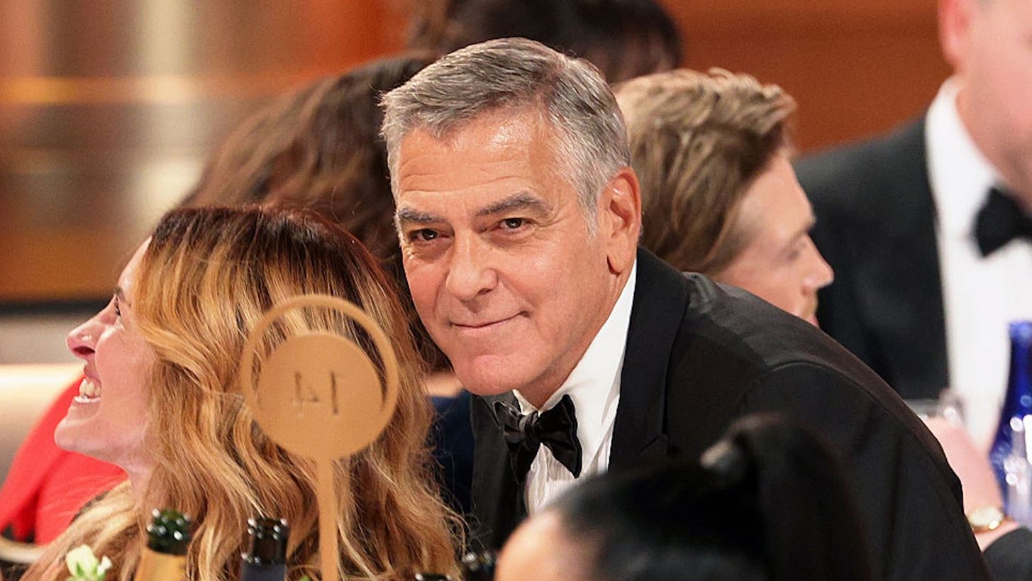 Απίστευτος ο George Clooney χρησιμοποίησε τις Χρυσές Σφαίρες για να γιορτάσει τη γαλλική του υπηκοότητα