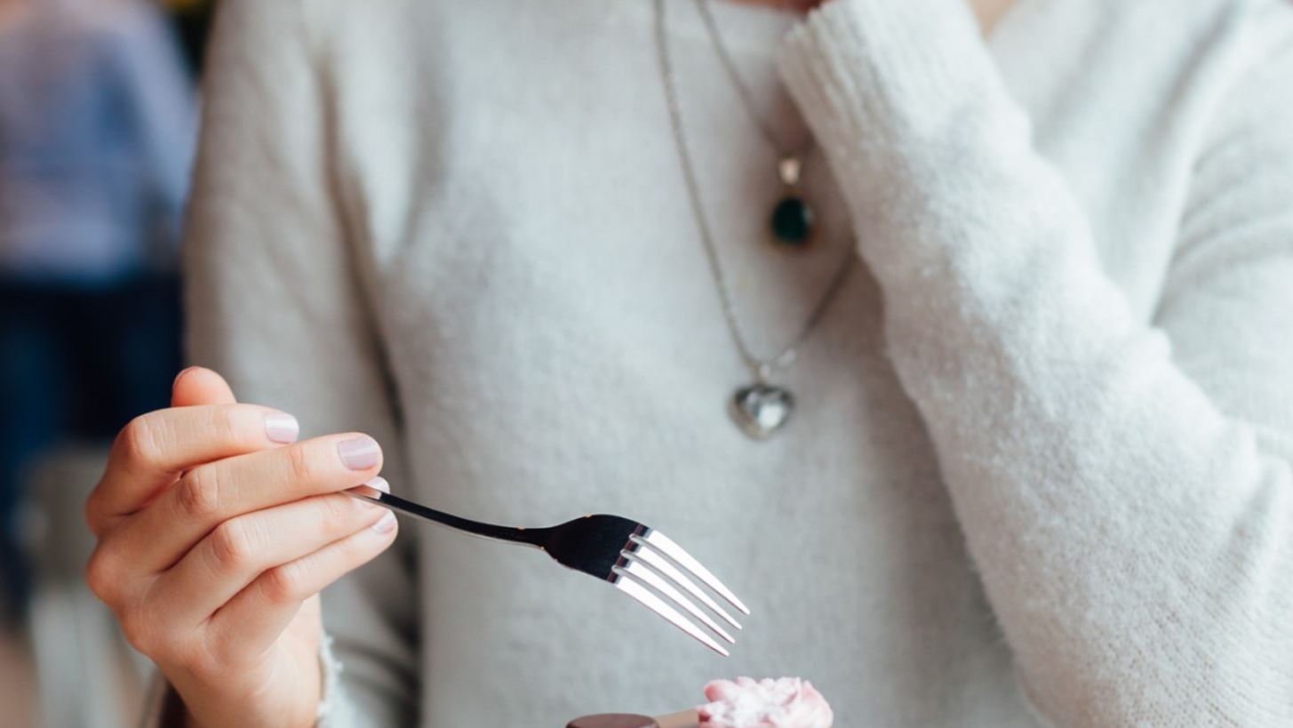 Κάθε πότε είναι υγιεινό να τρώμε γλυκό; Πώς να τα εντάξω στη δίαιτα;