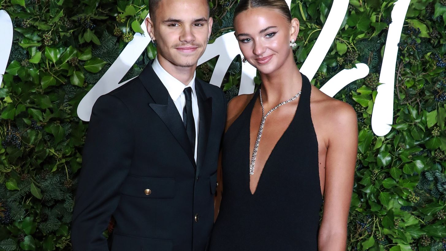 Romeo Beckham | &#x397; &#x3C0;&#x3C1;&#x3CE;&#x3C4;&#x3B7; &#x3C4;&#x3BF;&#x3C5; &#x3B5;&#x3BC;&#x3C6;&#x3AC;&#x3BD;&#x3B9;&#x3C3;&#x3B7; &#x3C3;&#x3C4;&#x3BF; &#x3BA;&#x3CC;&#x3BA;&#x3BA;&#x3B9;&#x3BD;&#x3BF; &#x3C7;&#x3B1;&#x3BB;&#x3AF; &#x3BC;&#x3B5; &#x3C4;&#x3B7; &#x3C3;&#x3CD;&#x3BD;&#x3C4;&#x3C1;&#x3BF;&#x3C6;&#x3CC; &#x3C4;&#x3BF;&#x3C5; Mia Regan