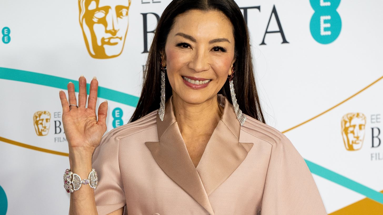 Michelle Yeoh | 4 skincare &#x3BC;&#x3C5;&#x3C3;&#x3C4;&#x3B9;&#x3BA;&#x3AC; &#x3C4;&#x3B7;&#x3C2; &#x39F;&#x3C3;&#x3BA;&#x3B1;&#x3C1;&#x3B9;&#x3BA;&#x3AE;&#x3C2; &#x3C0;&#x3C1;&#x3C9;&#x3C4;&#x3B1;&#x3B3;&#x3C9;&#x3BD;&#x3AF;&#x3C3;&#x3C4;&#x3C1;&#x3B9;&#x3B1;&#x3C2; &#x3C0;&#x3BF;&#x3C5; &#x3C4;&#x3B7;&#x3BD; &#x3BA;&#x3C1;&#x3B1;&#x3C4;&#x3BF;&#x3CD;&#x3BD; &#x3BD;&#x3AD;&#x3B1; &#x3C3;&#x3C4;&#x3B1; 60 &#x3C4;&#x3B7;&#x3C2;