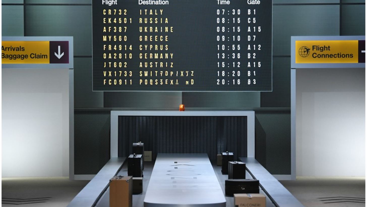 #FalconeriShow | &#x397; &#x3C0;&#x3B1;&#x3C3;&#x3B1;&#x3C1;&#x3AD;&#x3BB;&#x3B1; &#x2013; &#x3B1;&#x3B5;&#x3C1;&#x3BF;&#x3B4;&#x3C1;&#x3CC;&#x3BC;&#x3B9;&#x3BF; &#x3C0;&#x3BF;&#x3C5; &#x3BC;&#x3B1;&#x3C2; &#x3C4;&#x3B1;&#x3BE;&#x3AF;&#x3B4;&#x3B5;&#x3C8;&#x3B5;