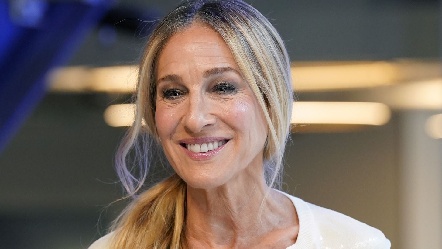 Sarah Jessica Parker | &#x397; &#x3B1;&#x3BD;&#x3C4;&#x3B9;&#x3B3;&#x3B7;&#x3C1;&#x3B1;&#x3BD;&#x3C4;&#x3B9;&#x3BA;&#x3AE; &#x3BA;&#x3C1;&#x3AD;&#x3BC;&#x3B1; &#x3C0;&#x3BF;&#x3C5; &#x3B4;&#x3B5;&#x3BD; &#x3B1;&#x3C0;&#x3BF;&#x3C7;&#x3C9;&#x3C1;&#x3AF;&#x3B6;&#x3B5;&#x3C4;&#x3B1;&#x3B9; &#x3C0;&#x3BF;&#x3C4;&#x3AD; &#x3BA;&#x3BF;&#x3C3;&#x3C4;&#x3AF;&#x3B6;&#x3B5;&#x3B9; &#x3BB;&#x3B9;&#x3B3;&#x3CC;&#x3C4;&#x3B5;&#x3C1;&#x3BF; &#x3B1;&#x3C0;&#x3CC; 40 &#x3B5;&#x3C5;&#x3C1;&#x3CE;