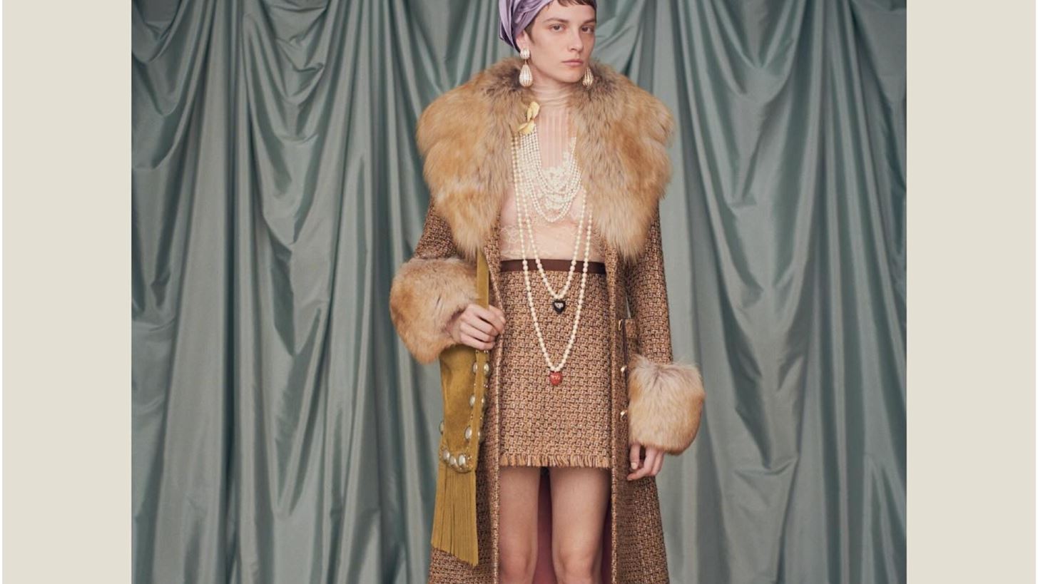 To &#x3BD;&#x3C4;&#x3B5;&#x3BC;&#x3C0;&#x3BF;&#x3CD;&#x3C4;&#x3BF; - &#x3AD;&#x3BA;&#x3C0;&#x3BB;&#x3B7;&#x3BE;&#x3B7; &#x3C4;&#x3BF;&#x3C5; Alessandro Michele &#x3C3;&#x3C4;&#x3BF;&#x3BD; Valentino