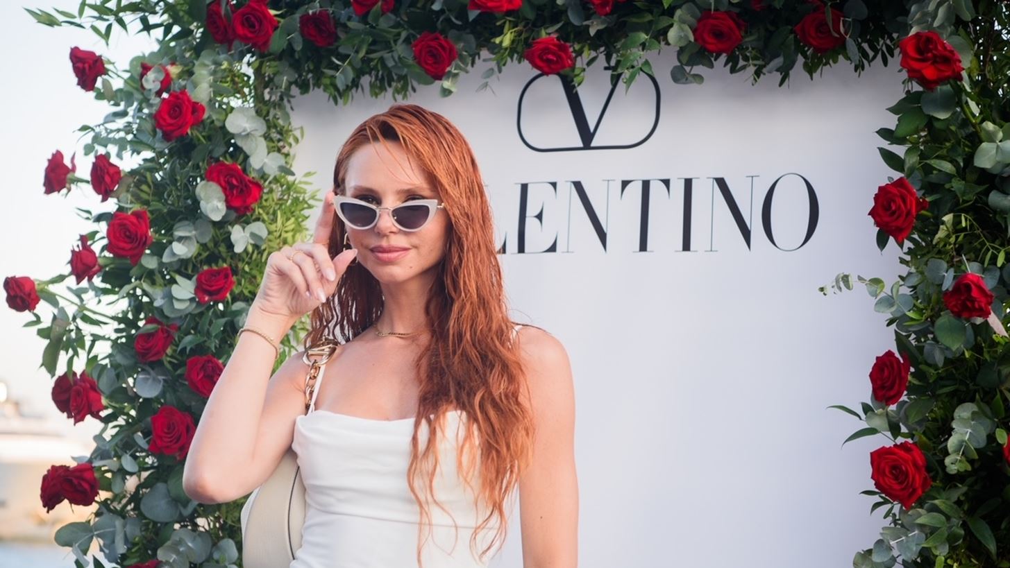 &#x3A4;&#x3BF; &#x3BA;&#x3B1;&#x3C4;&#x3AC;&#x3C3;&#x3C4;&#x3B7;&#x3BC;&#x3B1; al&#x3CC;s &#x3C5;&#x3C0;&#x3BF;&#x3B4;&#x3AD;&#x3C7;&#x3C4;&#x3B7;&#x3BA;&#x3B5; &#x3C4;&#x3B7; &#x3BD;&#x3AD;&#x3B1; &#x3C3;&#x3C5;&#x3BB;&#x3BB;&#x3BF;&#x3B3;&#x3AE; Valentino Eyewear