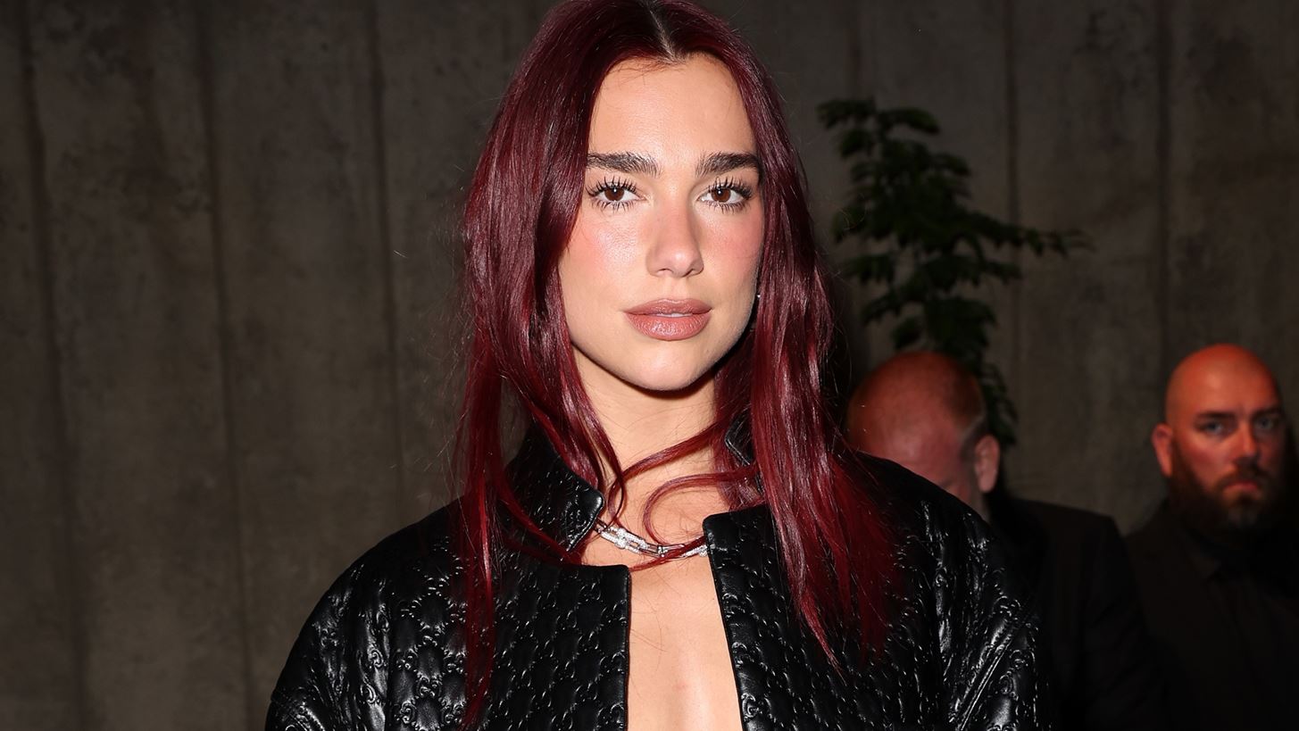 Dua Lipa | &#x397; &#x3C0;&#x3BF;&#x3BB;&#x3C5;&#x3C4;&#x3B5;&#x3BB;&#x3AE;&#x3C2; &quot;&#x3C0;&#x3BB;&#x3BF;&#x3CD;&#x3C3;&#x3B9;&#x3B1;&quot; &#x3BA;&#x3C1;&#x3AD;&#x3BC;&#x3B1; &#x3C0;&#x3BF;&#x3C5; &#x3C7;&#x3C1;&#x3B7;&#x3C3;&#x3B9;&#x3BC;&#x3BF;&#x3C0;&#x3BF;&#x3B9;&#x3B5;&#x3AF; &#x3BA;&#x3AC;&#x3BD;&#x3B5;&#x3B9; &#x3B8;&#x3B1;&#x3CD;&#x3BC;&#x3B1;&#x3C4;&#x3B1; &#x3C3;&#x3C4;&#x3B9;&#x3C2; &#x3C1;&#x3C5;&#x3C4;&#x3AF;&#x3B4;&#x3B5;&#x3C2; &#x3BA;&#x3B1;&#x3B9; &#x3BB;&#x3B5;&#x3C0;&#x3C4;&#x3AD;&#x3C2; &#x3B3;&#x3C1;&#x3B1;&#x3BC;&#x3BC;&#x3AD;&#x3C2;