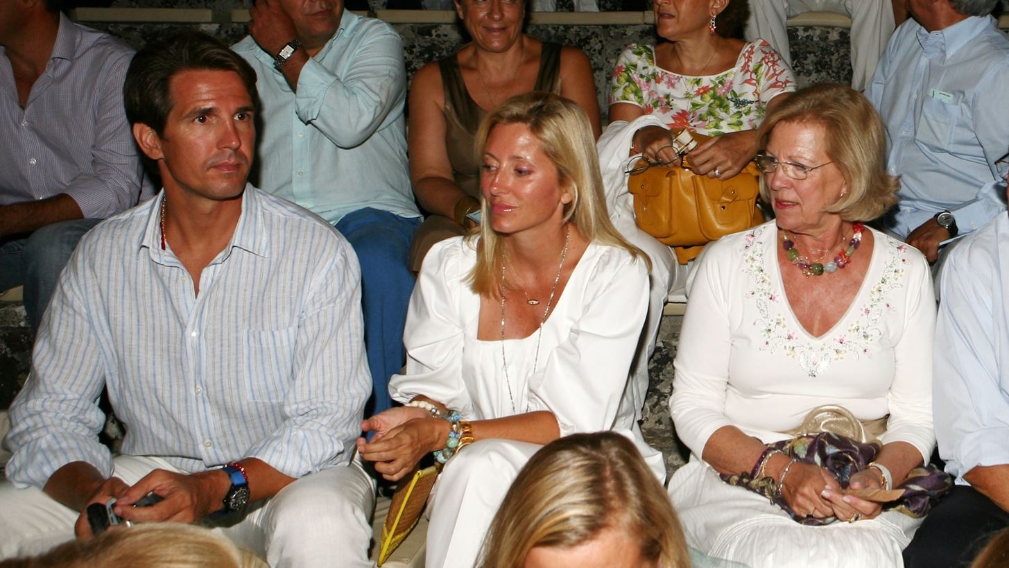 &#x3A3;&#x3C4;&#x3B7;&#x3BD; &#x395;&#x3C0;&#x3AF;&#x3B4;&#x3B1;&#x3C5;&#x3C1;&#x3BF; &#x3BF; &#x3A0;&#x3B1;&#x3CD;&#x3BB;&#x3BF;&#x3C2; &#x39D;&#x3C4;&#x3B5; &#x393;&#x3BA;&#x3C1;&#x3B5;&#x3C2; &#x3BA;&#x3B1;&#x3B9; &#x3B7; Marie Chantal