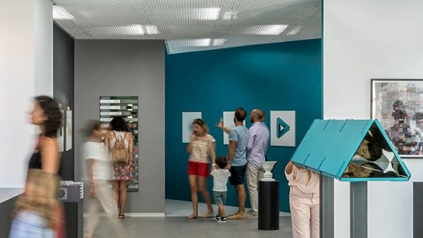 &#x388;&#x3BD;&#x3B1; &#x3B4;&#x3B9;&#x3B1;&#x3C6;&#x3BF;&#x3C1;&#x3B5;&#x3C4;&#x3B9;&#x3BA;&#x3CC; &#x3BC;&#x3BF;&#x3C5;&#x3C3;&#x3B5;&#x3AF;&#x3BF; &#x3C3;&#x3C4;&#x3BF; &#x3BA;&#x3AD;&#x3BD;&#x3C4;&#x3C1;&#x3BF; &#x3C4;&#x3B7;&#x3C2; &#x391;&#x3B8;&#x3AE;&#x3BD;&#x3B1;&#x3C2;