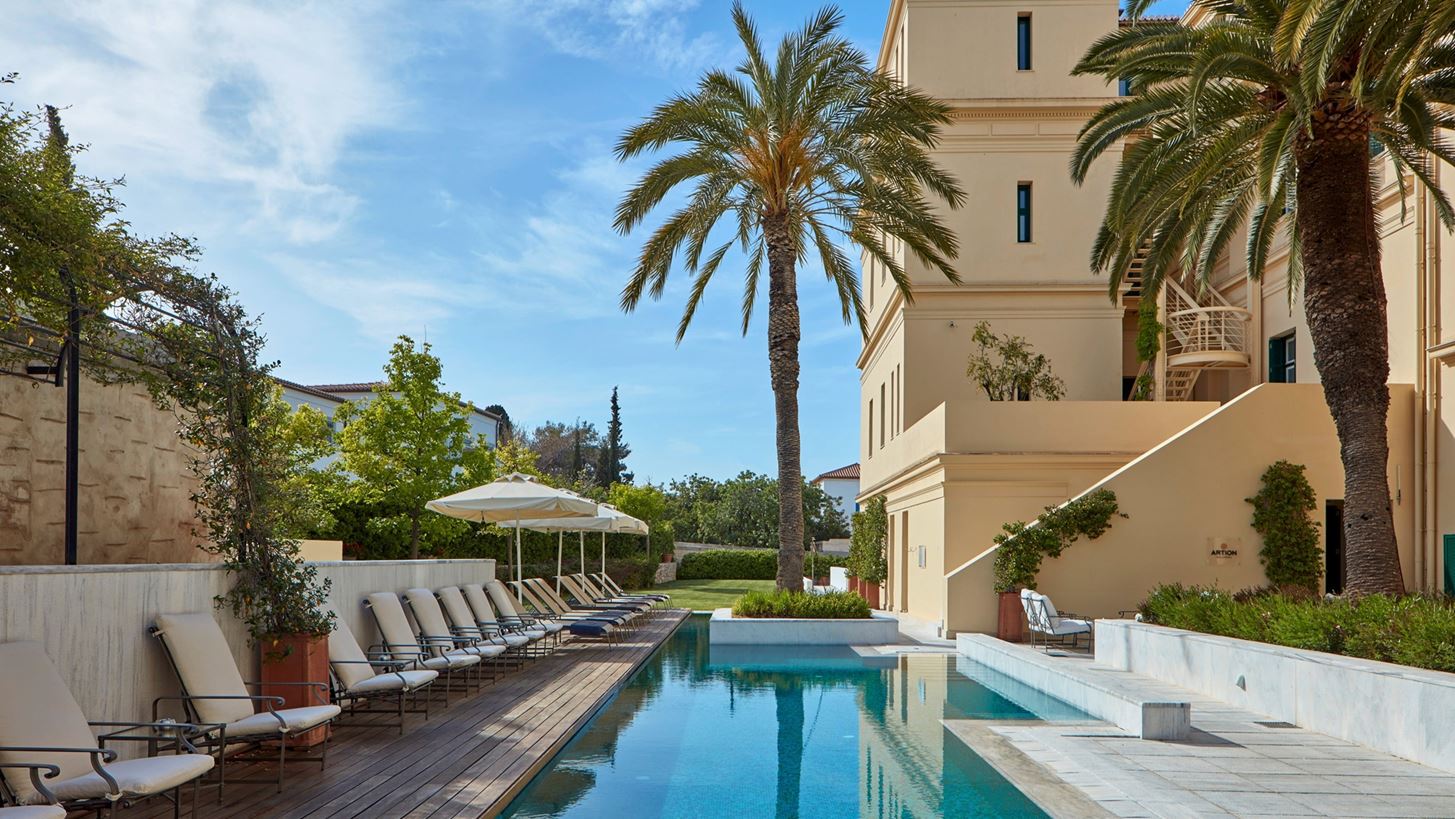 Poseidonion Grand Hotel | &#x3A6;&#x3B9;&#x3BB;&#x3BF;&#x3BE;&#x3B5;&#x3BD;&#x3AF;&#x3B1; &#x3BA;&#x3B1;&#x3B9; &#x3B3;&#x3B1;&#x3C3;&#x3C4;&#x3C1;&#x3BF;&#x3BD;&#x3BF;&#x3BC;&#x3AF;&#x3B1; &#x3C5;&#x3C8;&#x3B7;&#x3BB;&#x3BF;&#x3CD; &#x3B5;&#x3C0;&#x3B9;&#x3C0;&#x3AD;&#x3B4;&#x3BF;&#x3C5; &#x3BC;&#x3B5; &#x3C6;&#x3CC;&#x3BD;&#x3C4;&#x3BF; &#x3C4;&#x3B9;&#x3C2; &#x3A3;&#x3C0;&#x3AD;&#x3C4;&#x3C3;&#x3B5;&#x3C2;