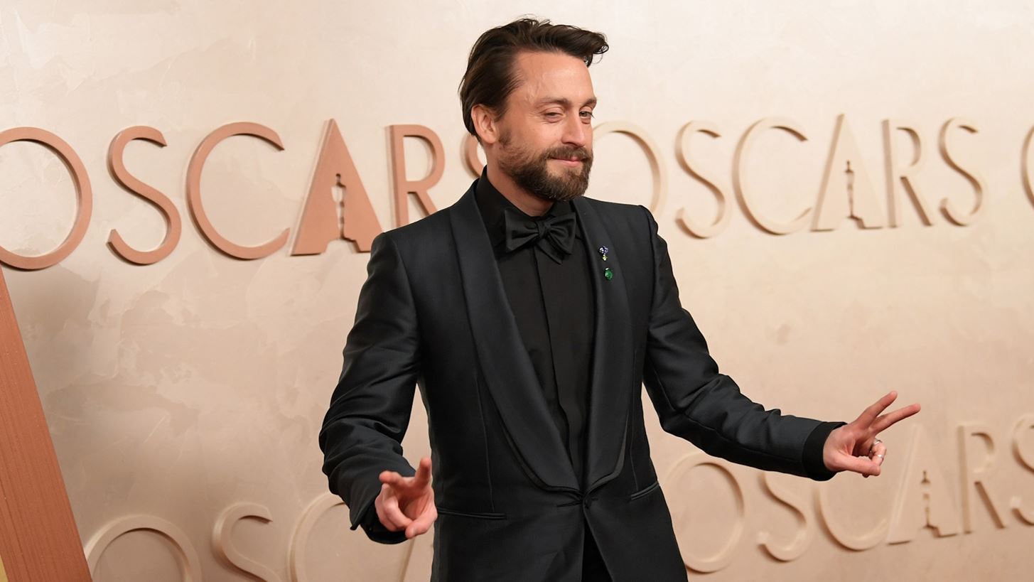 Kieran Culkin | &#x39C;&#x3B5;&#x3C4;&#x3AC; &#x3C4;&#x3BF;&#x3BD; Pedro Pascal &#x3AC;&#x3BD;&#x3BF;&#x3B9;&#x3BE;&#x3B5; &#x3BC;&#x3AD;&#x3C4;&#x3C9;&#x3C0;&#x3BF; &#x3BA;&#x3B1;&#x3B9; &#x3BC;&#x3B5; &#x3C4;&#x3BF;&#x3BD; Adrien Brody