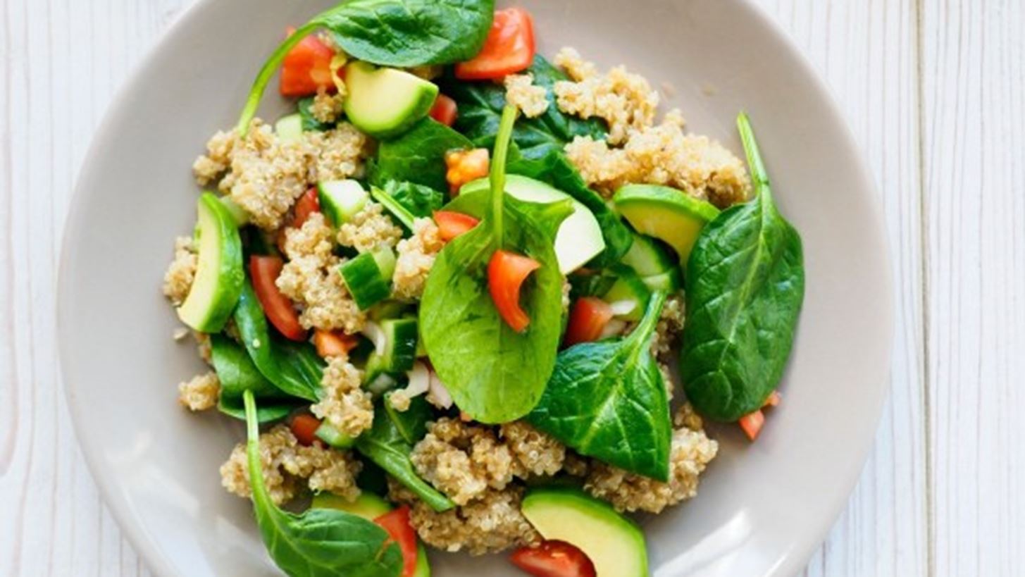 Η σαλάτα ως πλήρες γεύμα: 5 λάθη που κάνουμε όταν τη φτιάχνουμε