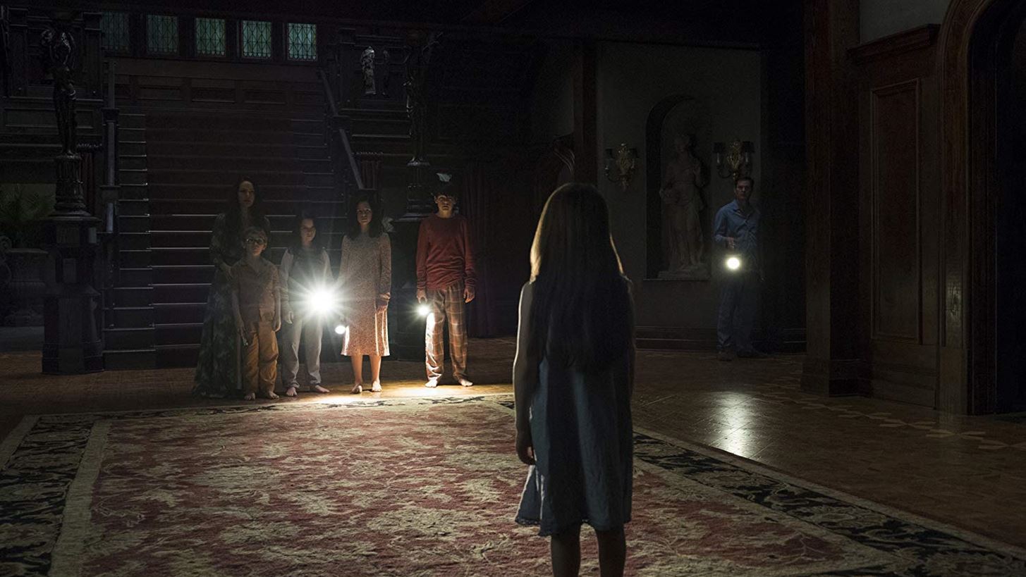 &#x39F; &#x3B4;&#x3B7;&#x3BC;&#x3B9;&#x3BF;&#x3C5;&#x3C1;&#x3B3;&#x3CC;&#x3C2; &#x3C4;&#x3BF;&#x3C5; The Haunting of Hill House &#x3C3;&#x3BA;&#x3AD;&#x3C6;&#x3C4;&#x3B5;&#x3C4;&#x3B1;&#x3B9; &#x3BD;&#x3B1; &#x3B5;&#x3C0;&#x3B9;&#x3C3;&#x3C4;&#x3C1;&#x3AD;&#x3C8;&#x3B5;&#x3B9; &#x3BC;&#x3B5; &#x3B4;&#x3B5;&#x3CD;&#x3C4;&#x3B5;&#x3C1;&#x3B7; &#x3C3;&#x3B5;&#x3B6;&#x3CC;&#x3BD;