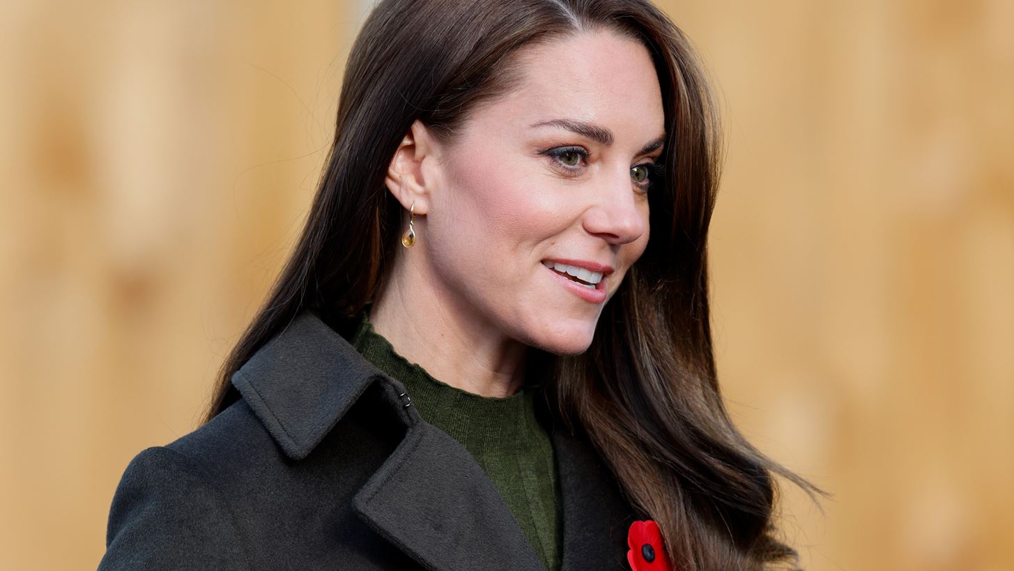 Kate Middleton| &#x3A4;&#x3BF; &#x3C3;&#x3C5;&#x3B3;&#x3BA;&#x3B9;&#x3BD;&#x3B7;&#x3C4;&#x3B9;&#x3BA;&#x3CC; &#x3BC;&#x3AE;&#x3BD;&#x3C5;&#x3BC;&#x3B1; &#x3C0;&#x3C1;&#x3BF;&#x3C2; &#x3C4;&#x3B9;&#x3C2; &#x3B1;&#x3CC;&#x3C1;&#x3B1;&#x3C4;&#x3B5;&#x3C2; &#x3C0;&#x3BB;&#x3B5;&#x3C5;&#x3C1;&#x3AD;&#x3C2; &#x3C4;&#x3B7;&#x3C2; &#x3BC;&#x3B7;&#x3C4;&#x3C1;&#x3CC;&#x3C4;&#x3B7;&#x3C4;&#x3B1;&#x3C2;