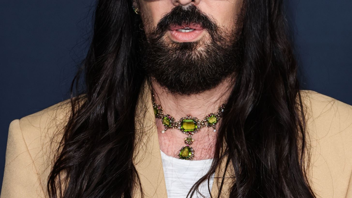 &#x39F; Alessandro Michele &#x3B1;&#x3C0;&#x3BF;&#x3C7;&#x3C9;&#x3C1;&#x3B5;&#x3AF; &#x3B1;&#x3C0;&#x3CC; &#x3C4;&#x3BF;&#x3BD; &#x3BF;&#x3AF;&#x3BA;&#x3BF; Gucci | &#x397; &#x3B5;&#x3C0;&#x3AF;&#x3C3;&#x3B7;&#x3BC;&#x3B7; &#x3B1;&#x3BD;&#x3B1;&#x3BA;&#x3BF;&#x3AF;&#x3BD;&#x3C9;&#x3C3;&#x3B7;
