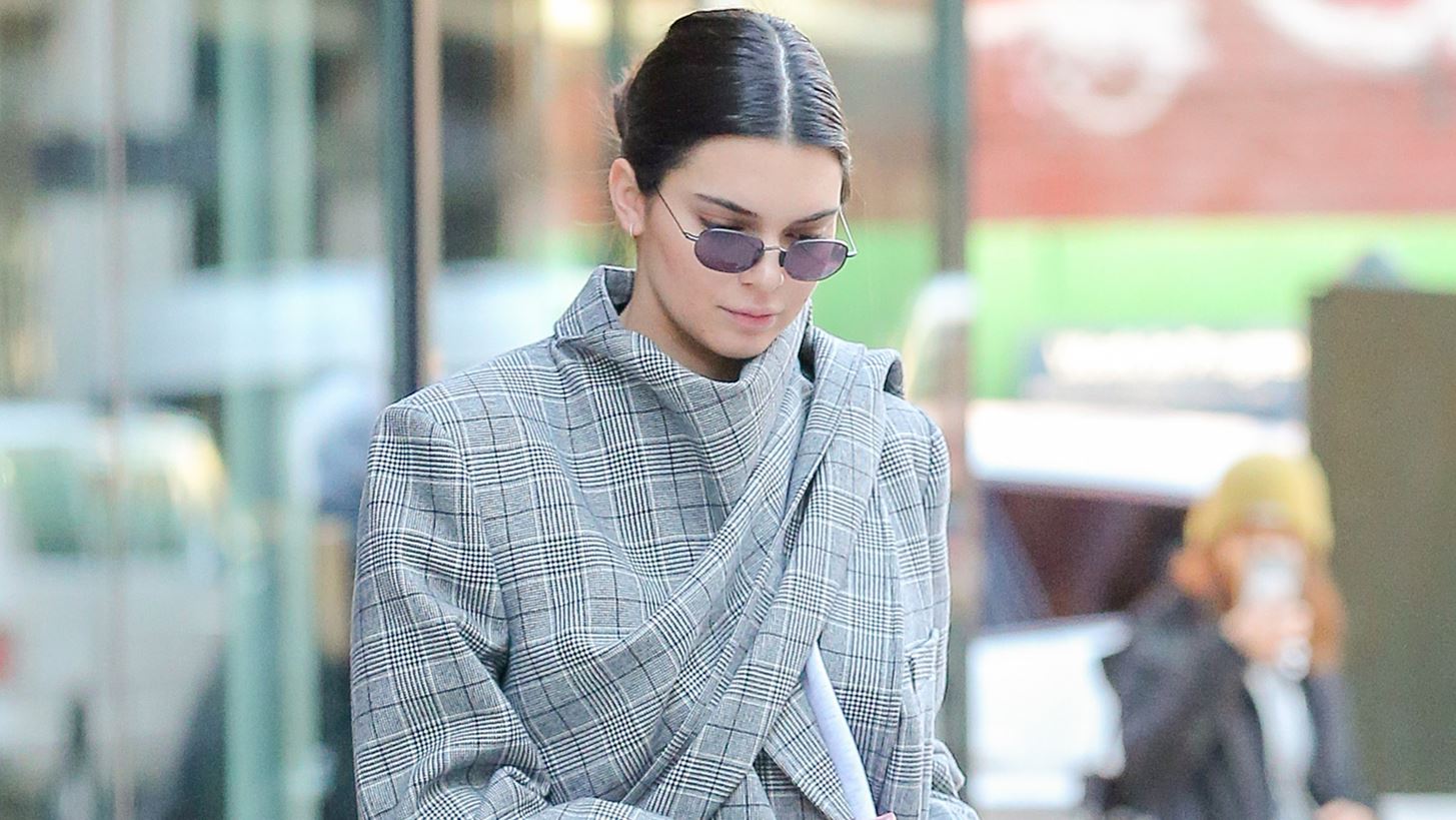 Kendall Jenner: &#x397; stylish &#x3B9;&#x3B4;&#x3AD;&#x3B1; &#x3B3;&#x3B9;&#x3B1; casual &#x3BD;&#x3C4;&#x3CD;&#x3C3;&#x3B9;&#x3BC;&#x3BF;