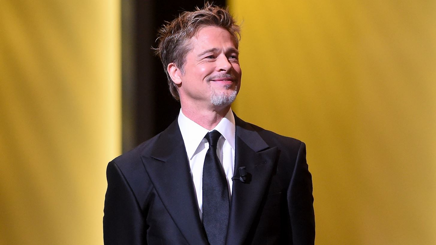 Brad Pitt| To &#x3B5;&#x3C0;&#x3B9;&#x3C7;&#x3B5;&#x3B9;&#x3C1;&#x3B7;&#x3BC;&#x3B1;&#x3C4;&#x3B9;&#x3BA;&#x3CC; &#x3C4;&#x3BF;&#x3C5; &#x3B4;&#x3B1;&#x3B9;&#x3BC;&#x3CC;&#x3BD;&#x3B9;&#x3BF; &#x3B1;&#x3C5;&#x3C4;&#x3AE; &#x3C4;&#x3B7; &#x3C6;&#x3BF;&#x3C1;&#x3AC;... &#x3B1;&#x3BD;&#x3B8;&#x3AF;&#x3B6;&#x3B5;&#x3B9;